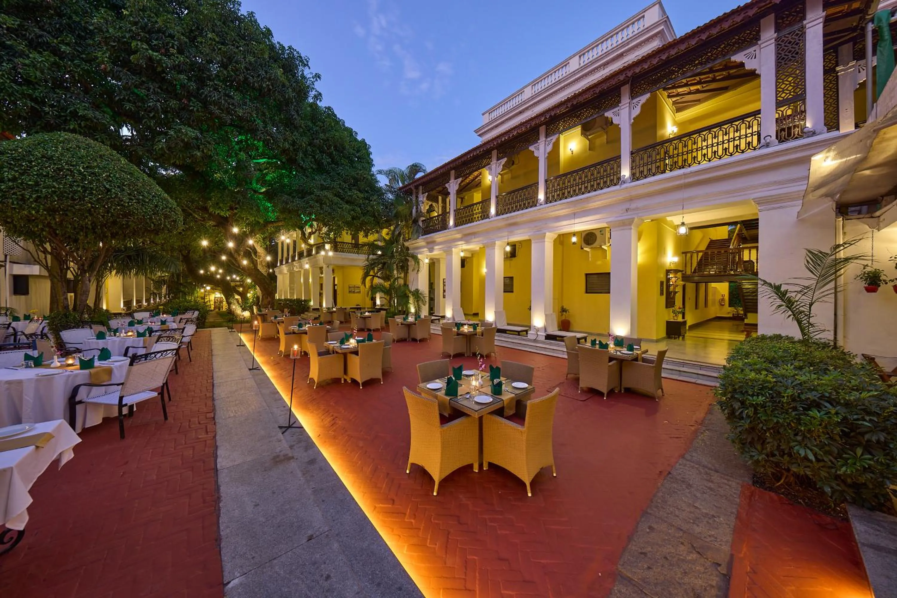 Restaurant/places to eat in Royal Orchid Metropole Mysore