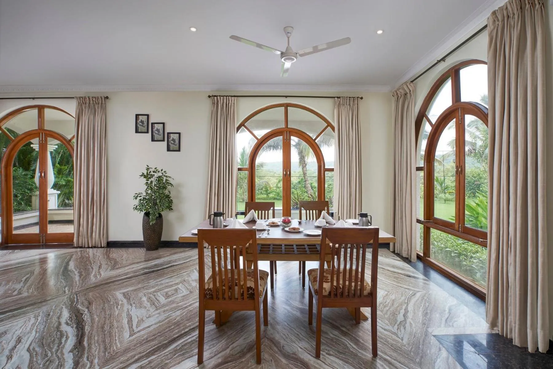 Dining area in Resort Rio