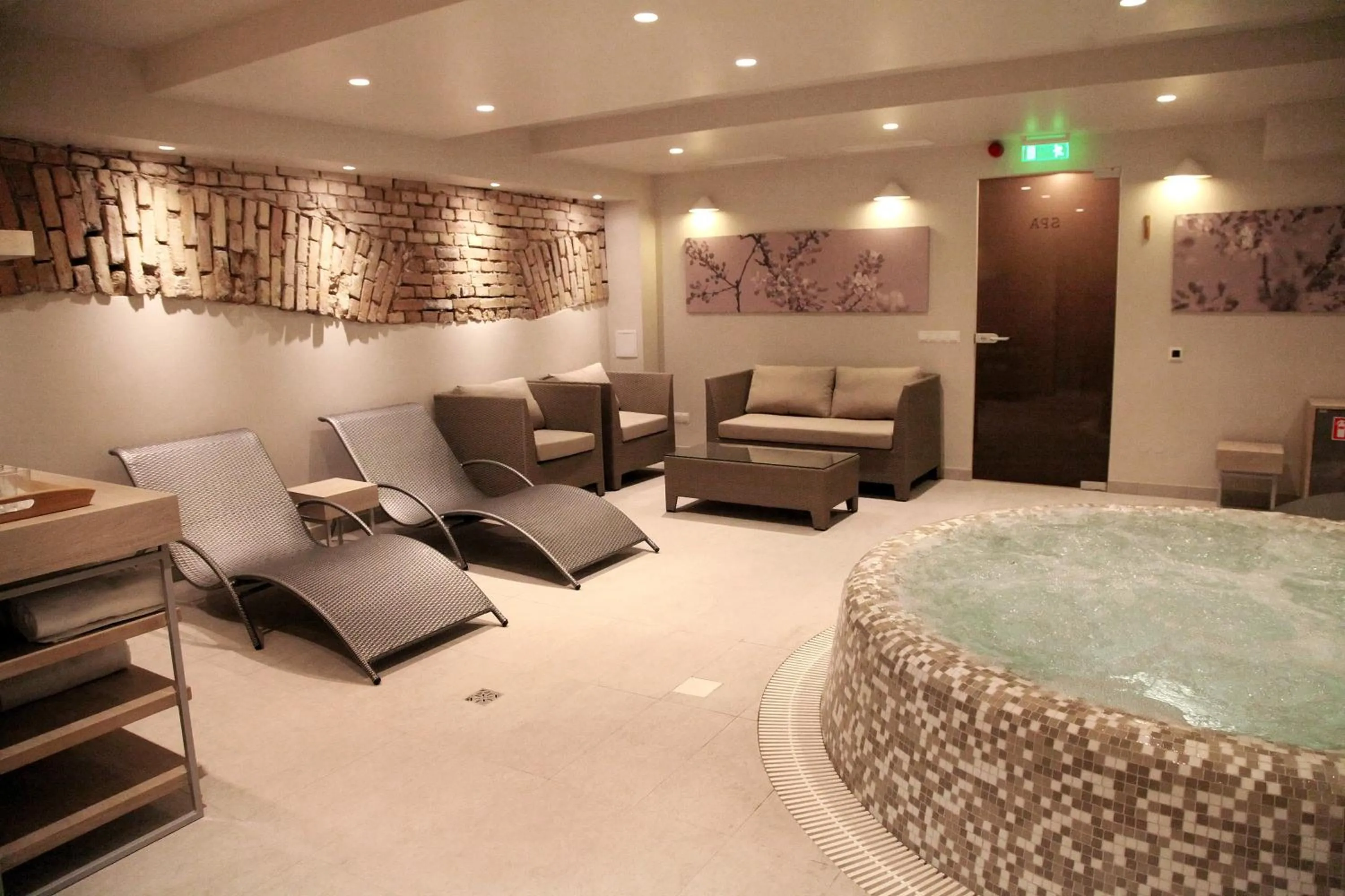 Hot Tub in City Hotels Rūdninkai