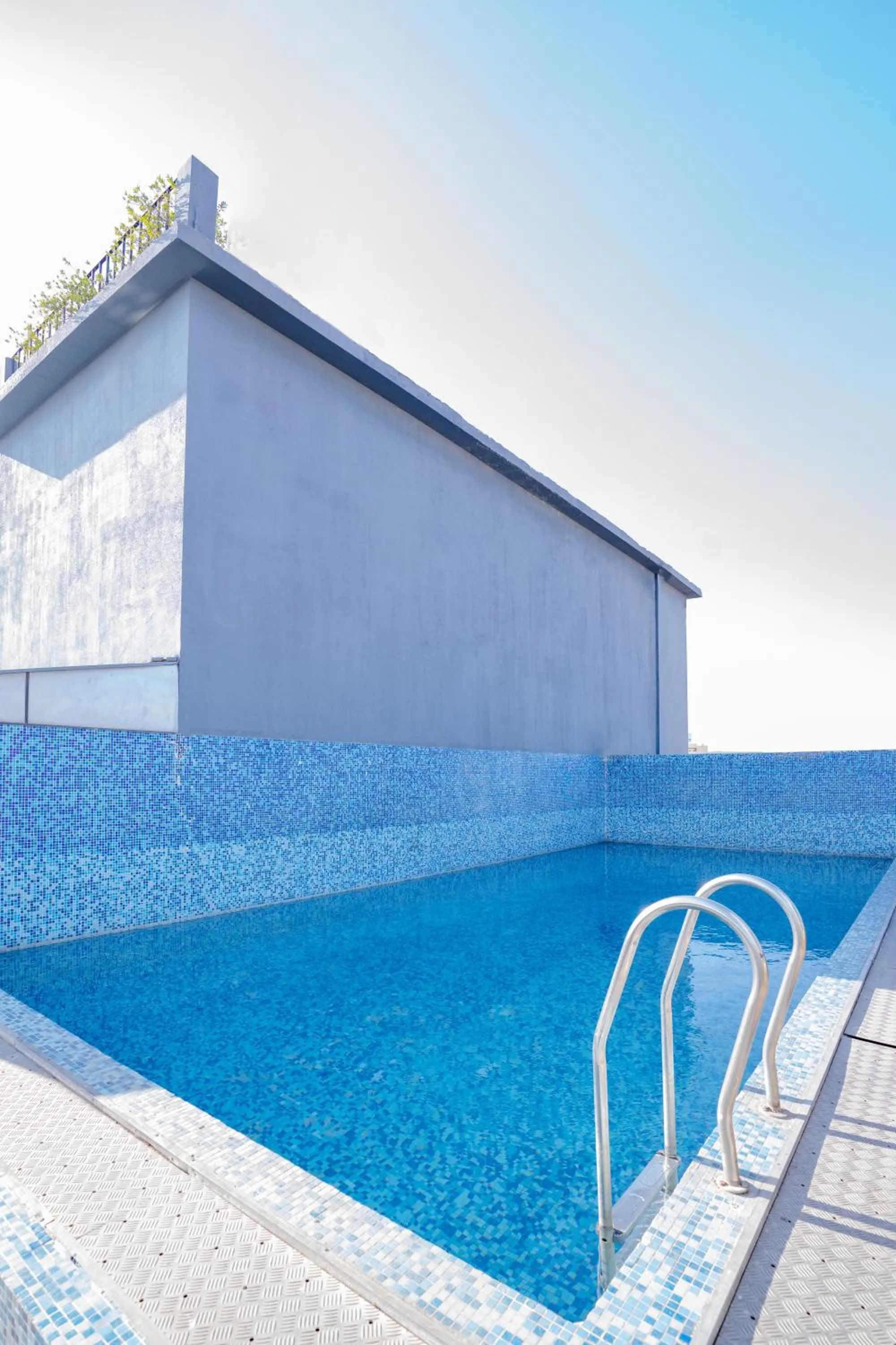 Swimming pool in Royal Orchid Central Jaipur, Bani Park