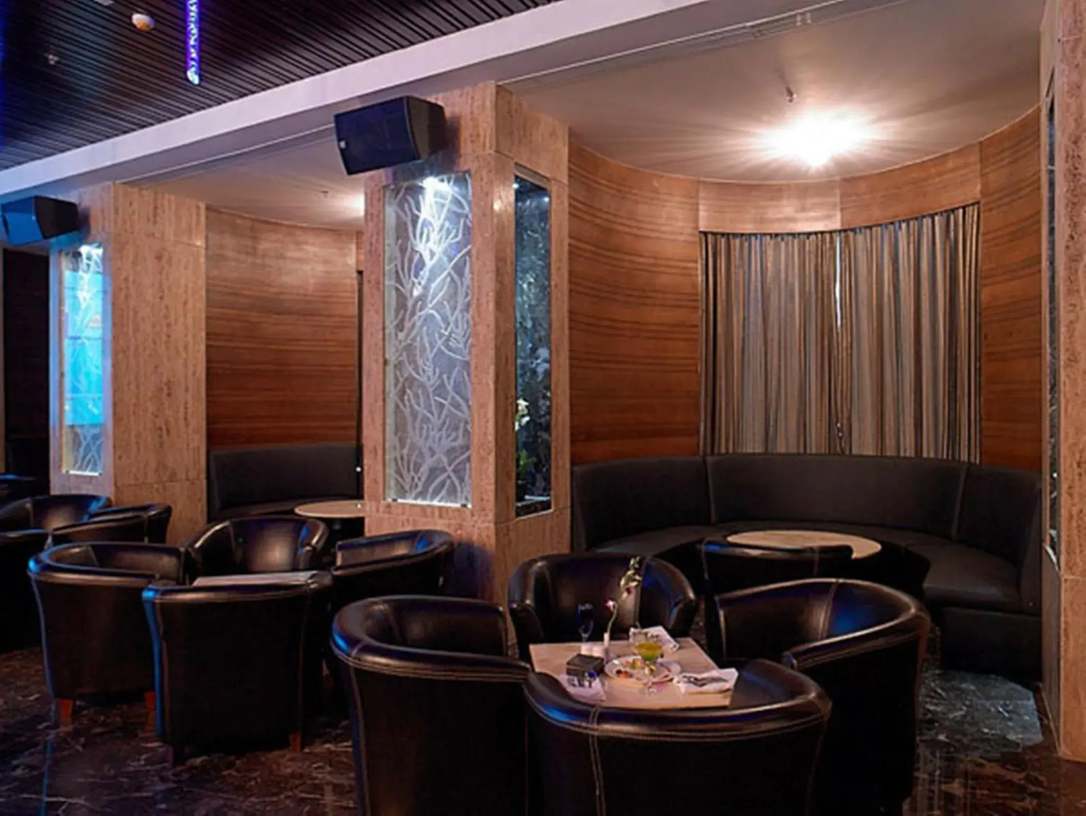 Restaurant/places to eat in Royal Orchid Central Kireeti-HAMPI Hospet Restaurant/places to eat in Royal Orchid Central Kireeti-HAMPI Hospet