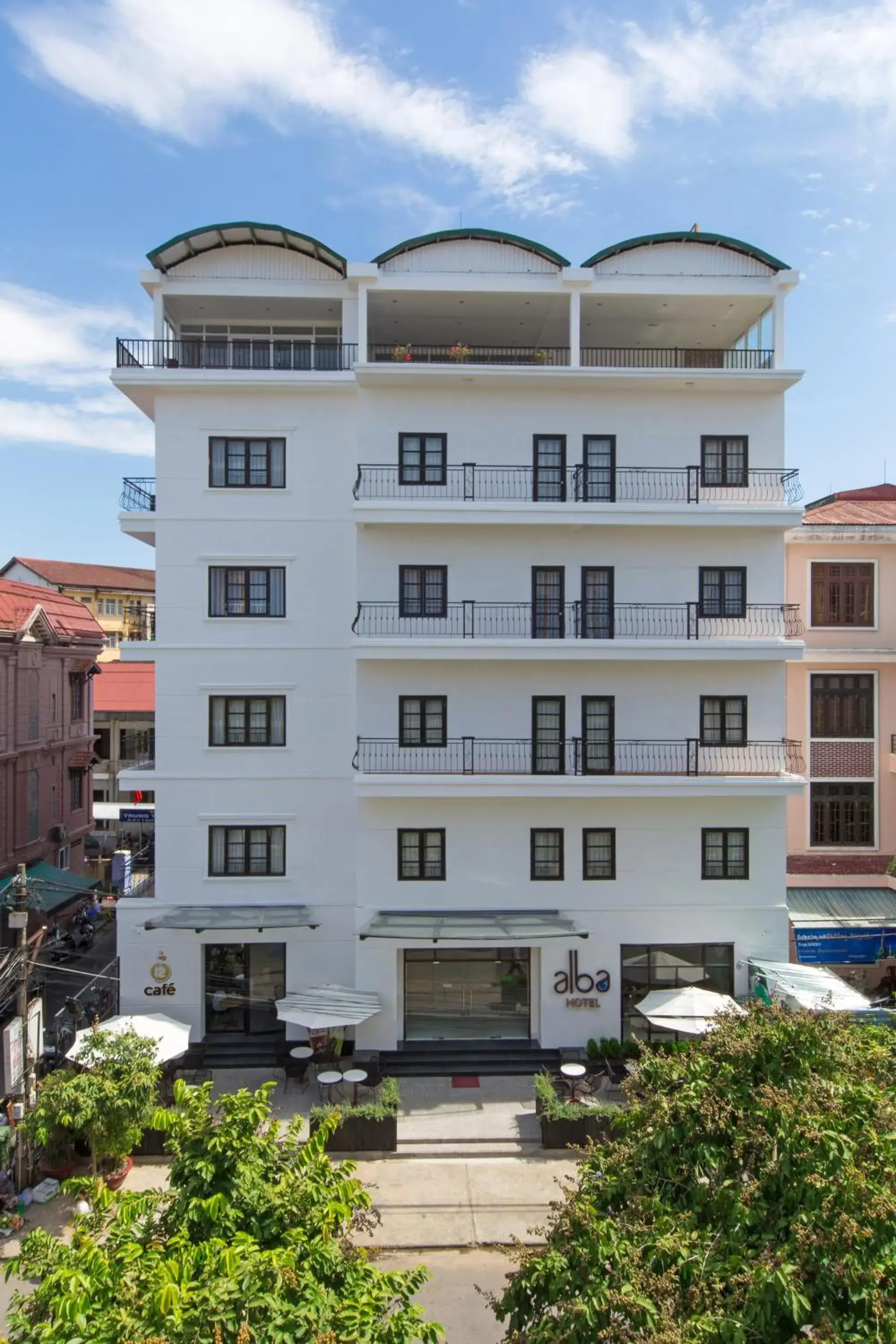 Property building in Alba Hotel Property building in Alba Hotel