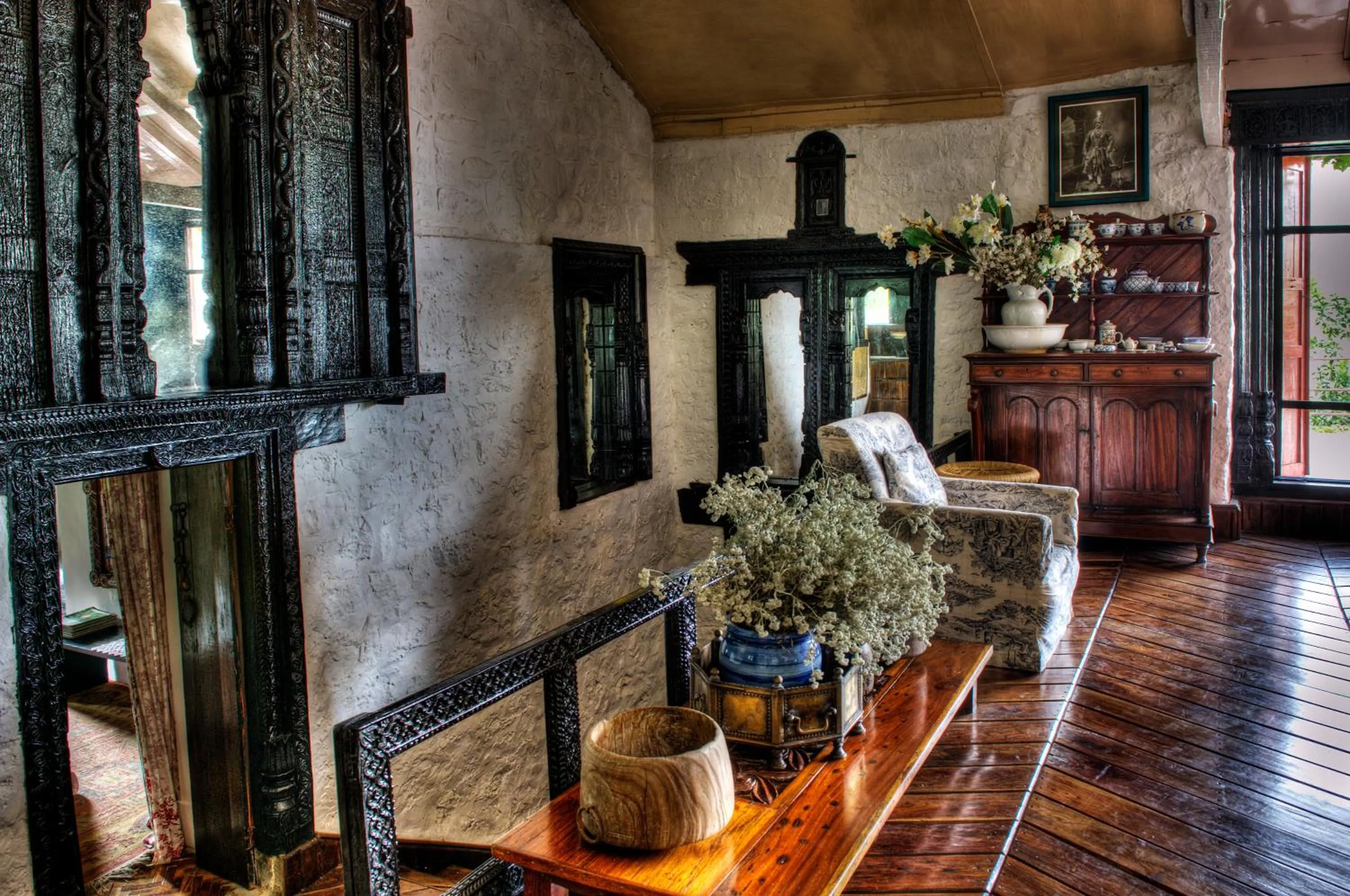 Seating area in ROSASTAYS Jeolikote