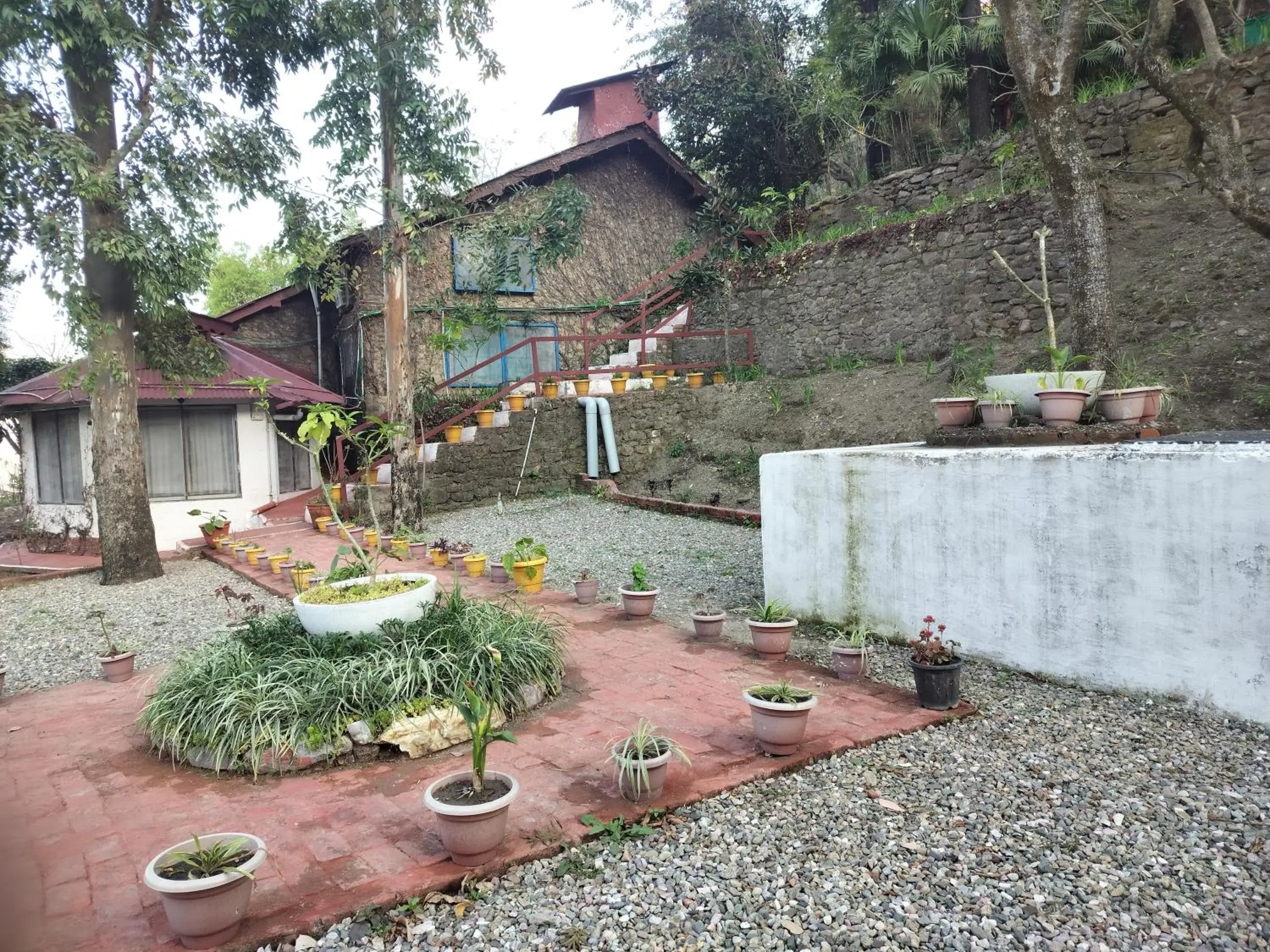 Garden view in ROSASTAYS Jeolikote Garden view in ROSASTAYS Jeolikote