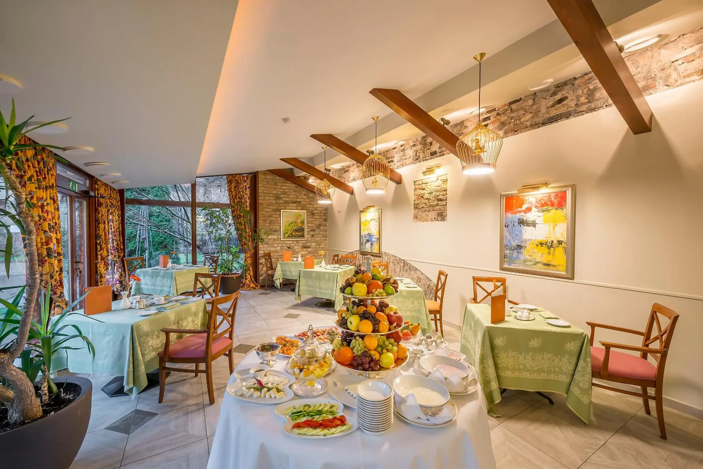 Restaurant/places to eat in Grotthuss Boutique Hotel Vilnius Restaurant/places to eat in Grotthuss Boutique Hotel Vilnius