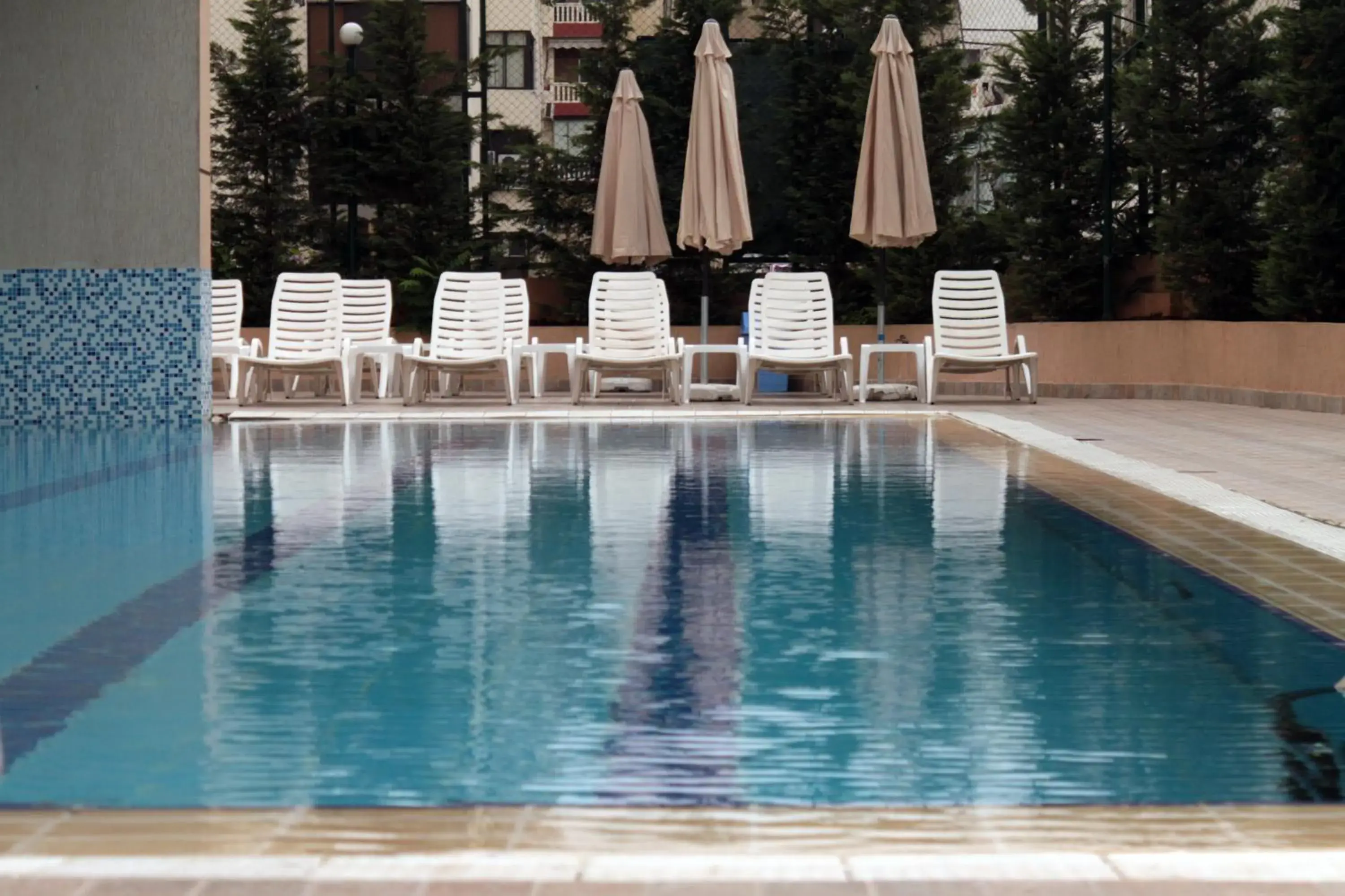 Swimming pool in Cosmopolitan Hotel Swimming pool in Cosmopolitan Hotel