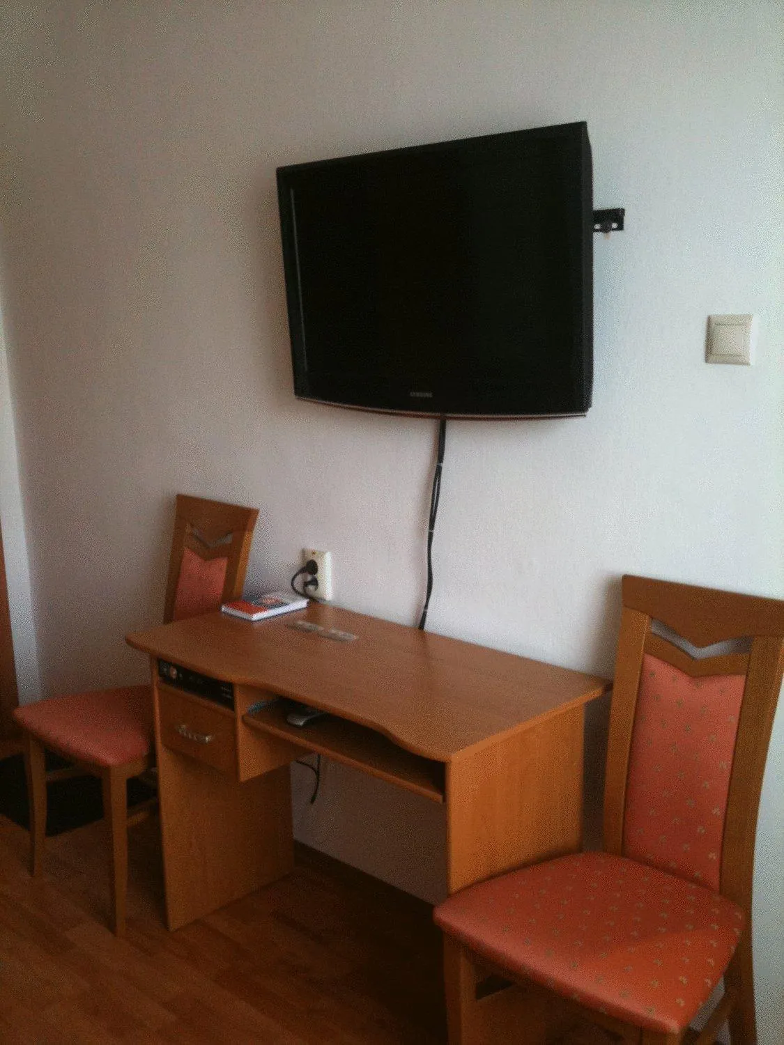 TV and multimedia in Villa Paris