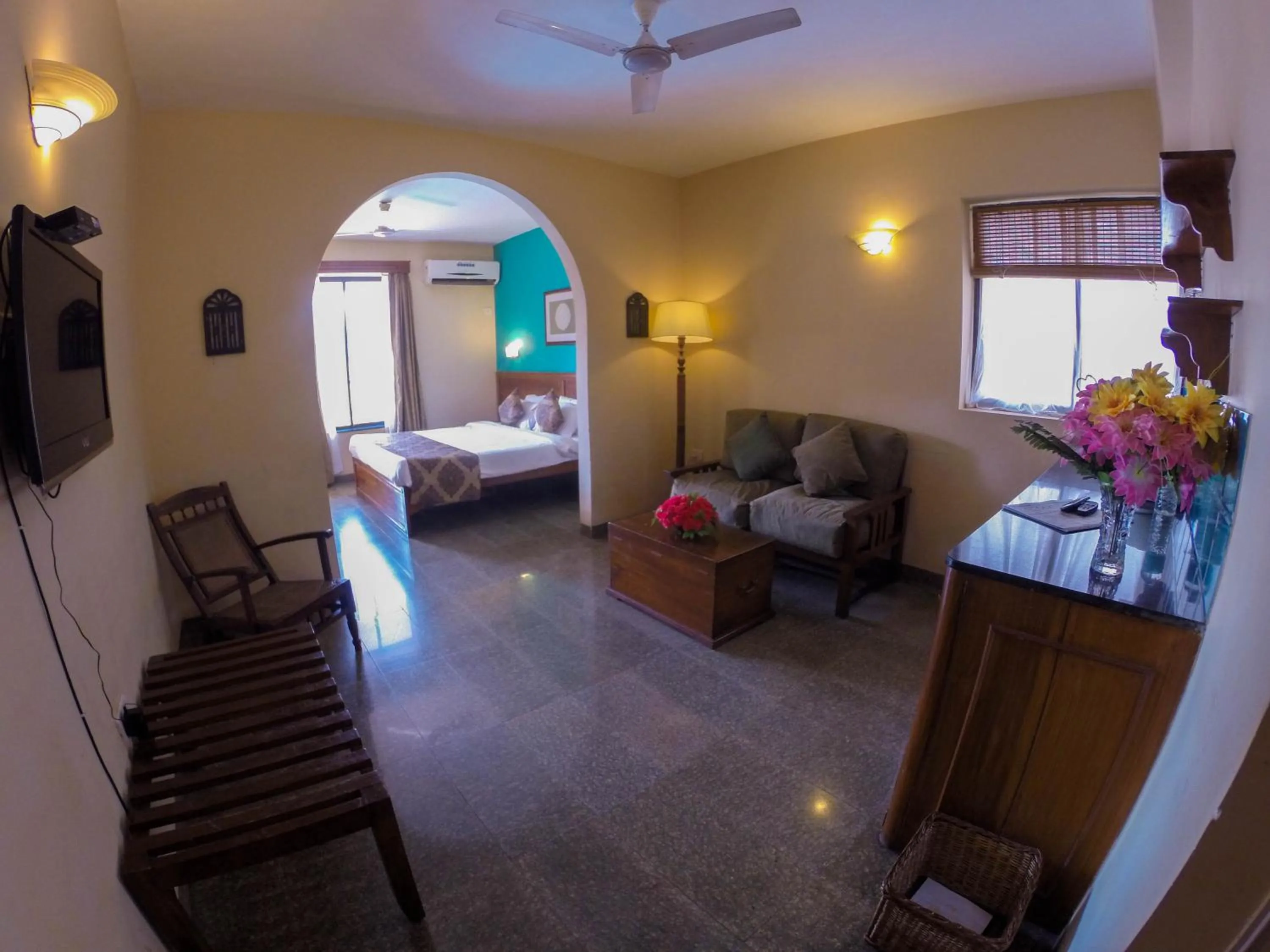 Nightclub / DJ, Bed in Pride Sun Village Resort & Spa