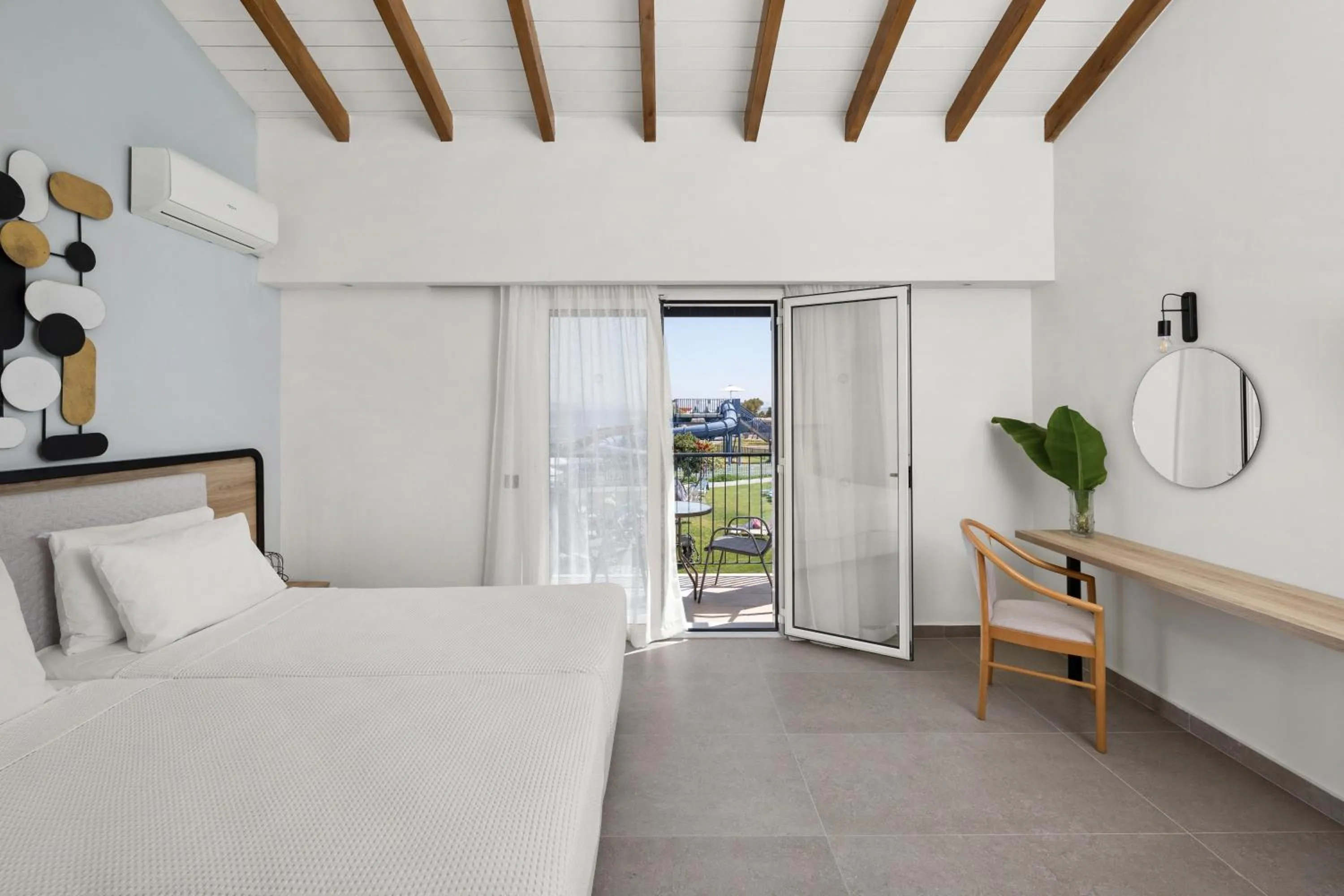 Photo of the whole room, Bed in White Olive Marine Aquapark