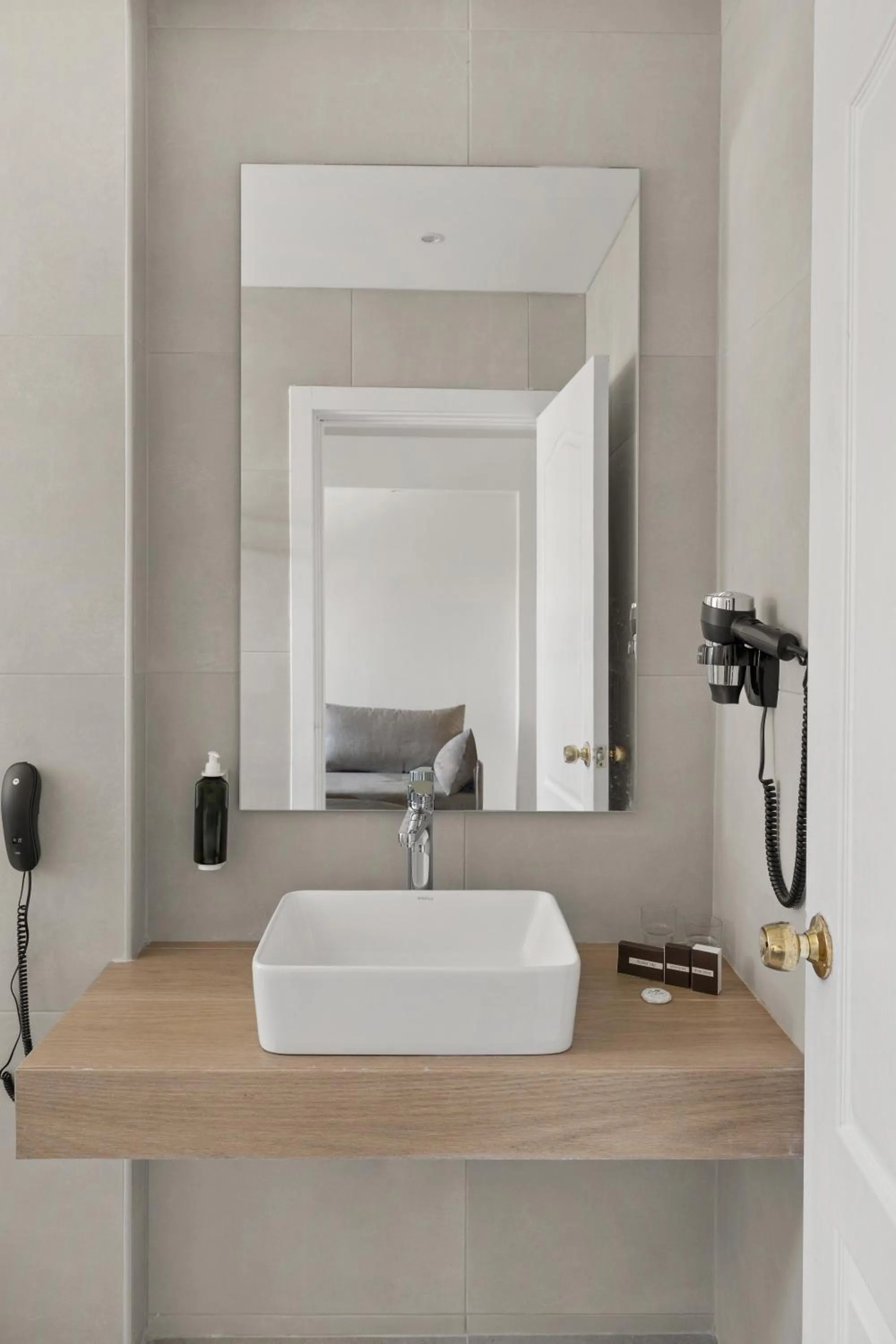 Bathroom in White Olive Marine Aquapark