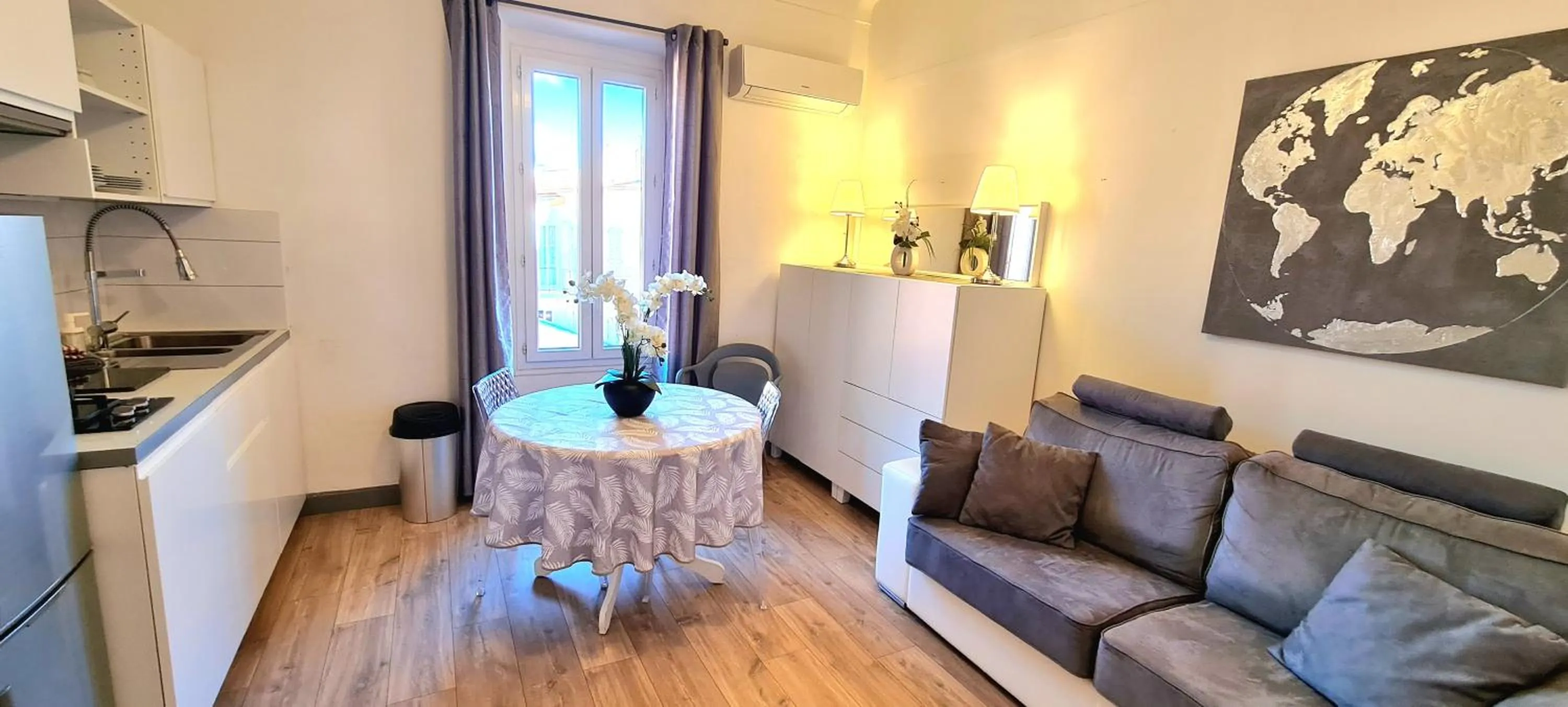 Living room in SeaYouSoon Inn Cannes - Studios