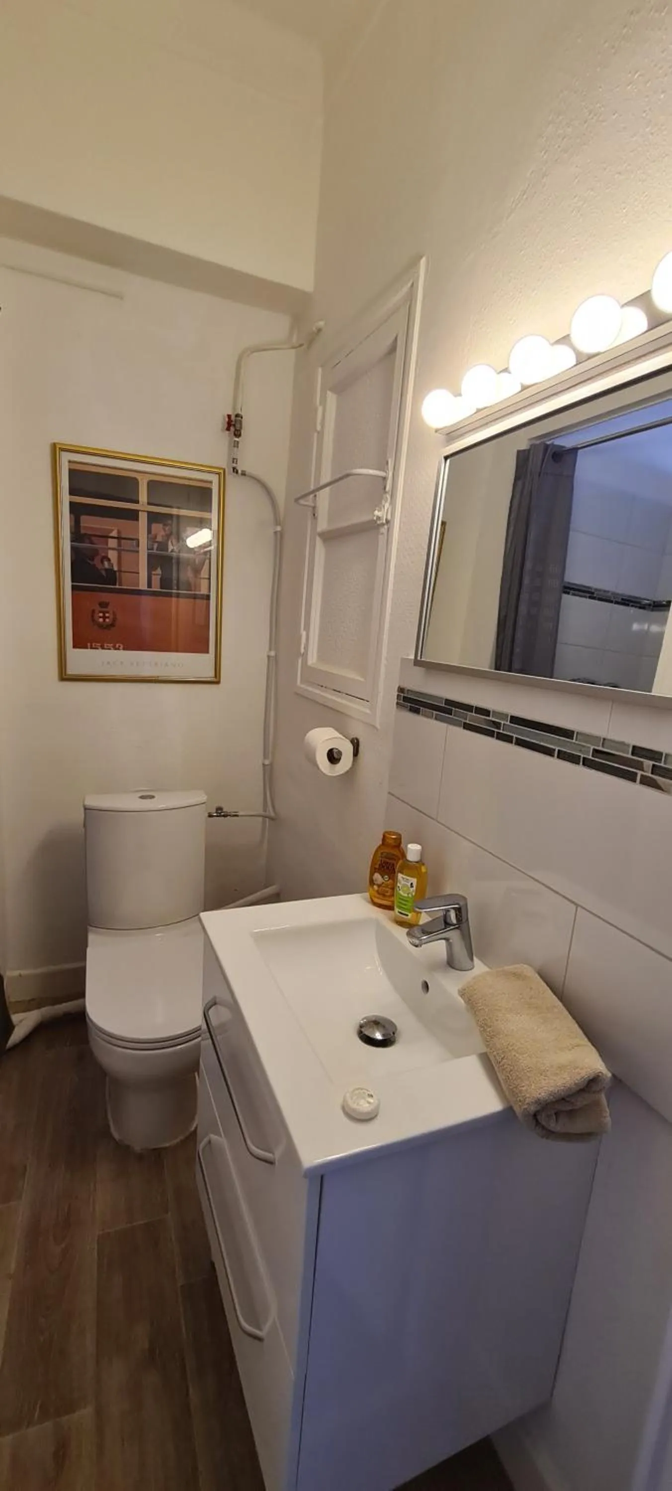 Shower in SeaYouSoon Inn Cannes - Studios