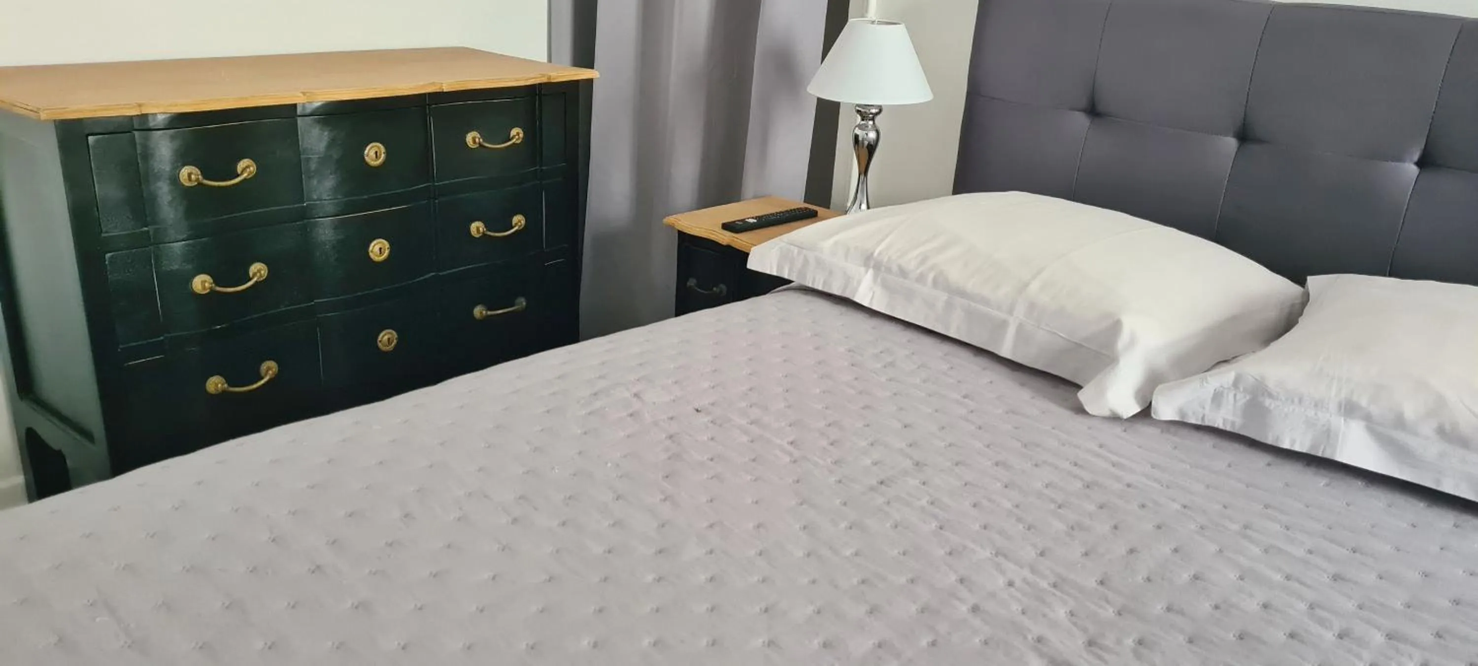 Bed in SeaYouSoon Inn Cannes - Studios