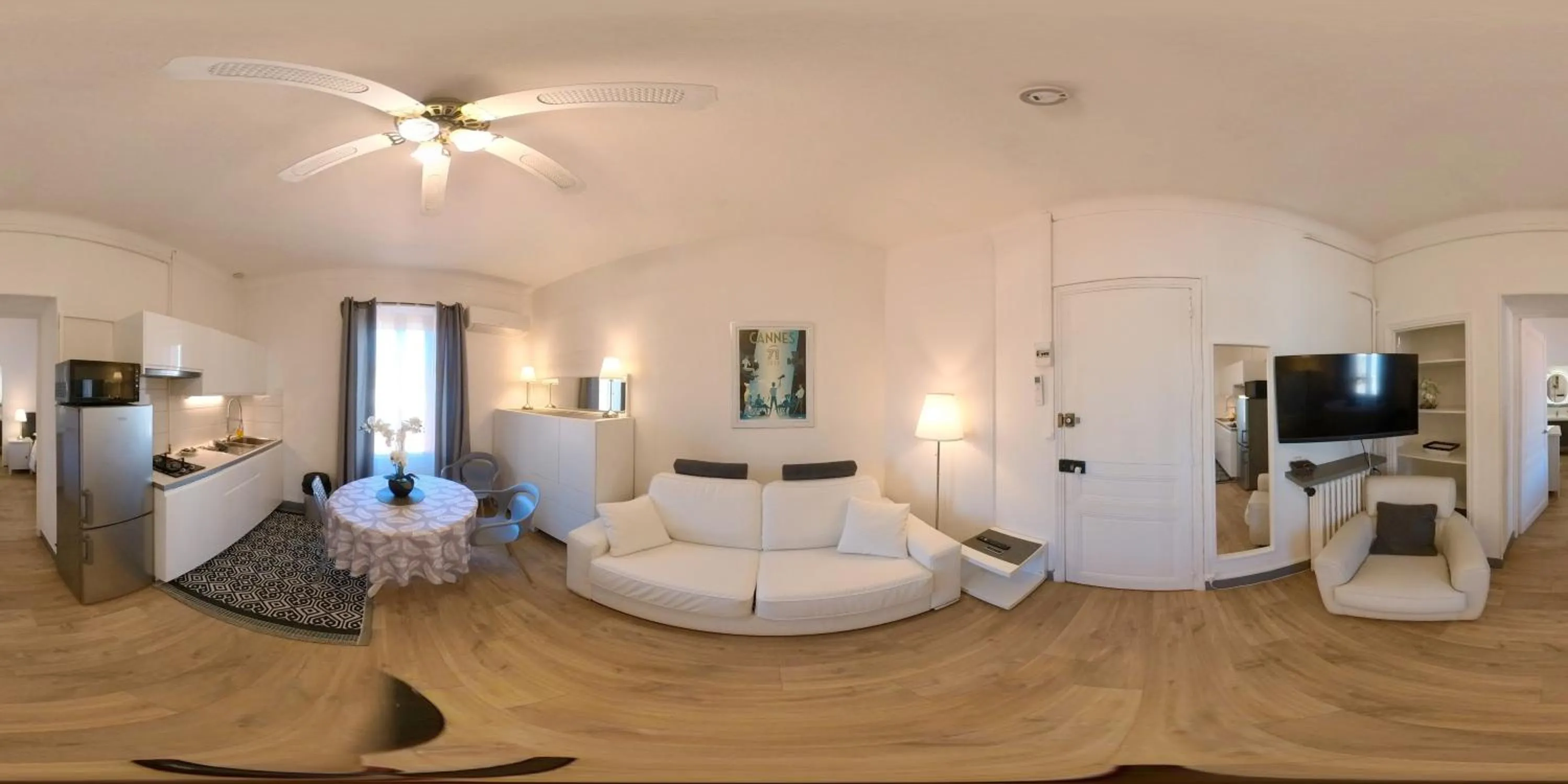 Living room in SeaYouSoon Inn Cannes - Studios