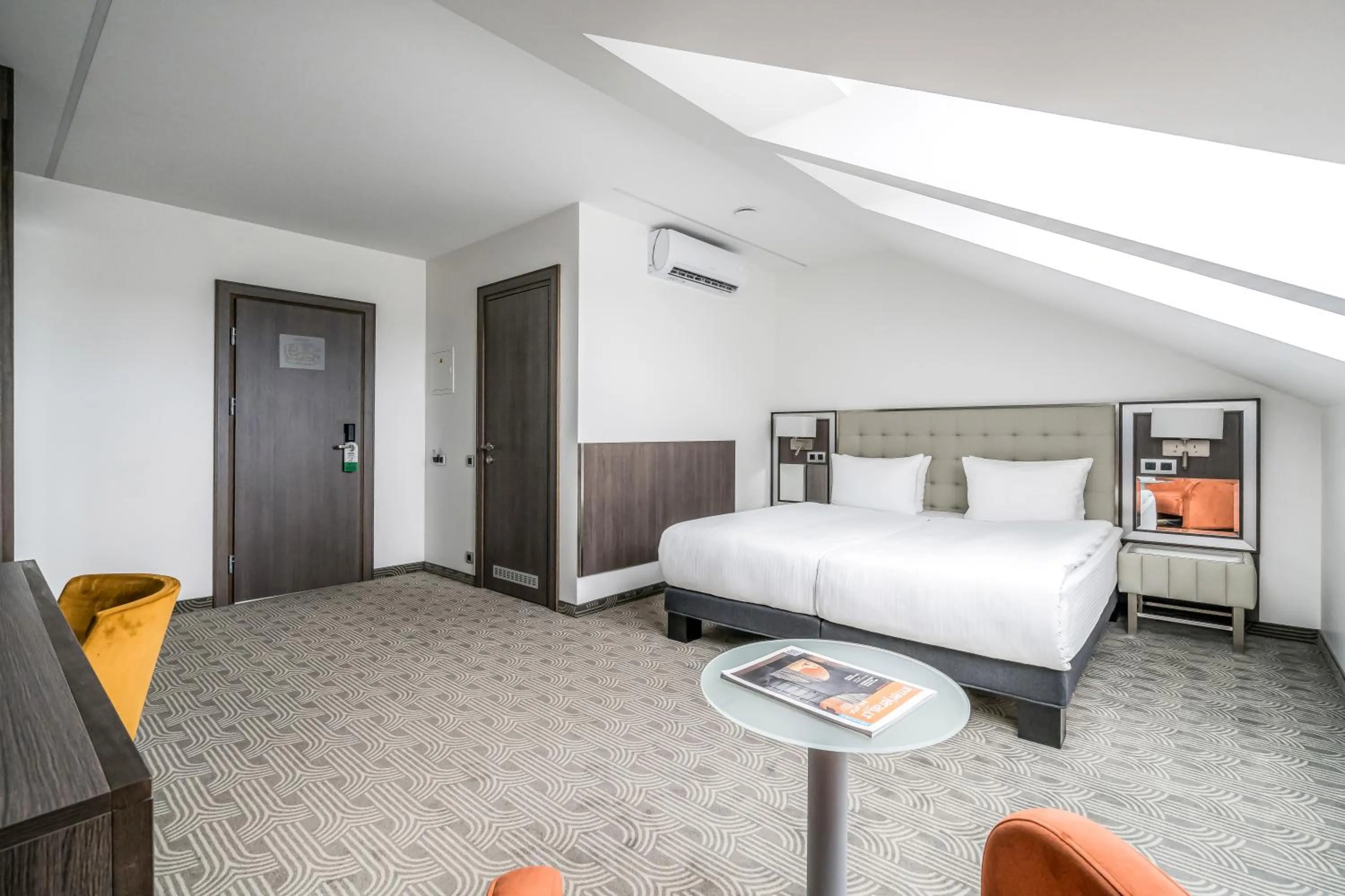 Bedroom, Bed in Congress Hotel