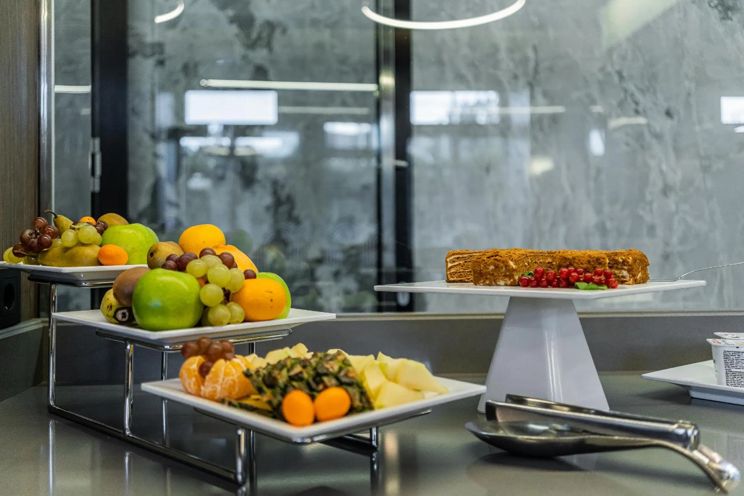 Restaurant/places to eat in Congress Hotel