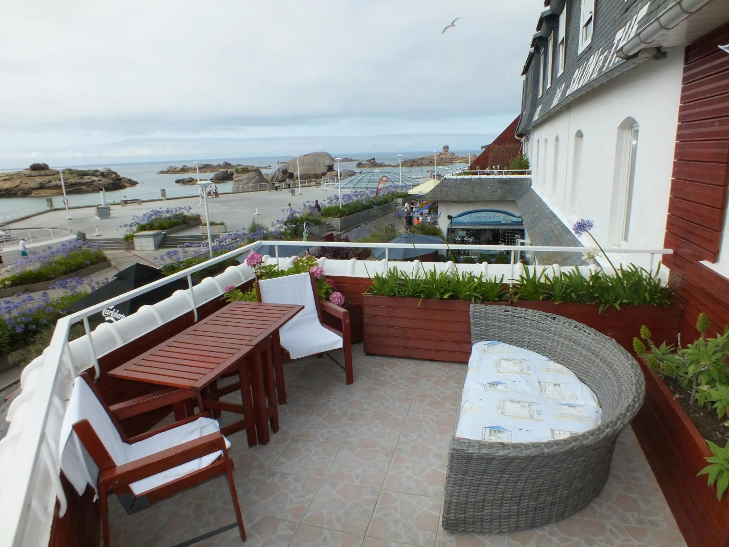 Balcony/Terrace in Hôtel Le Beauséjour