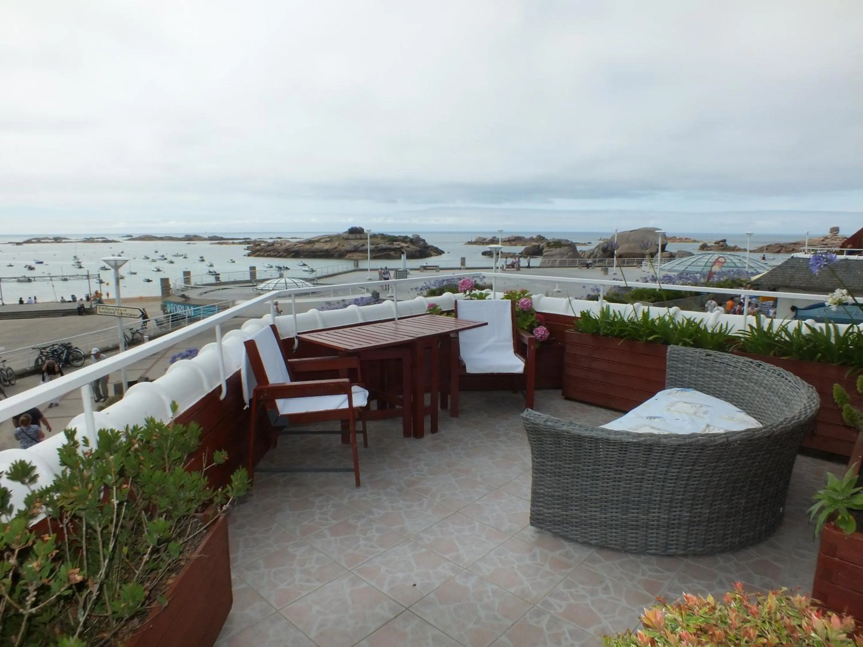 Balcony/Terrace in Hôtel Le Beauséjour