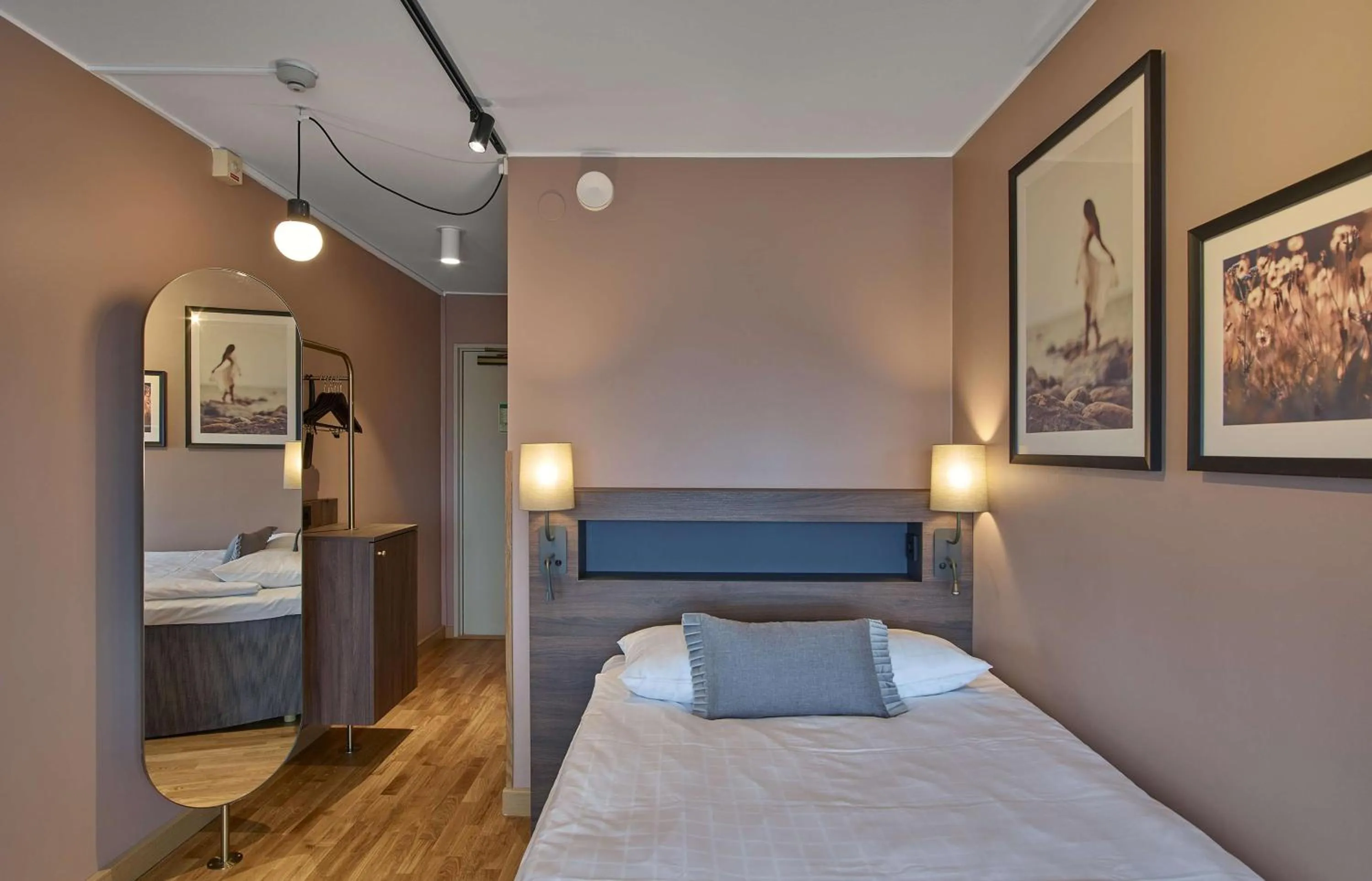 Bedroom, Bed in Scandic CH