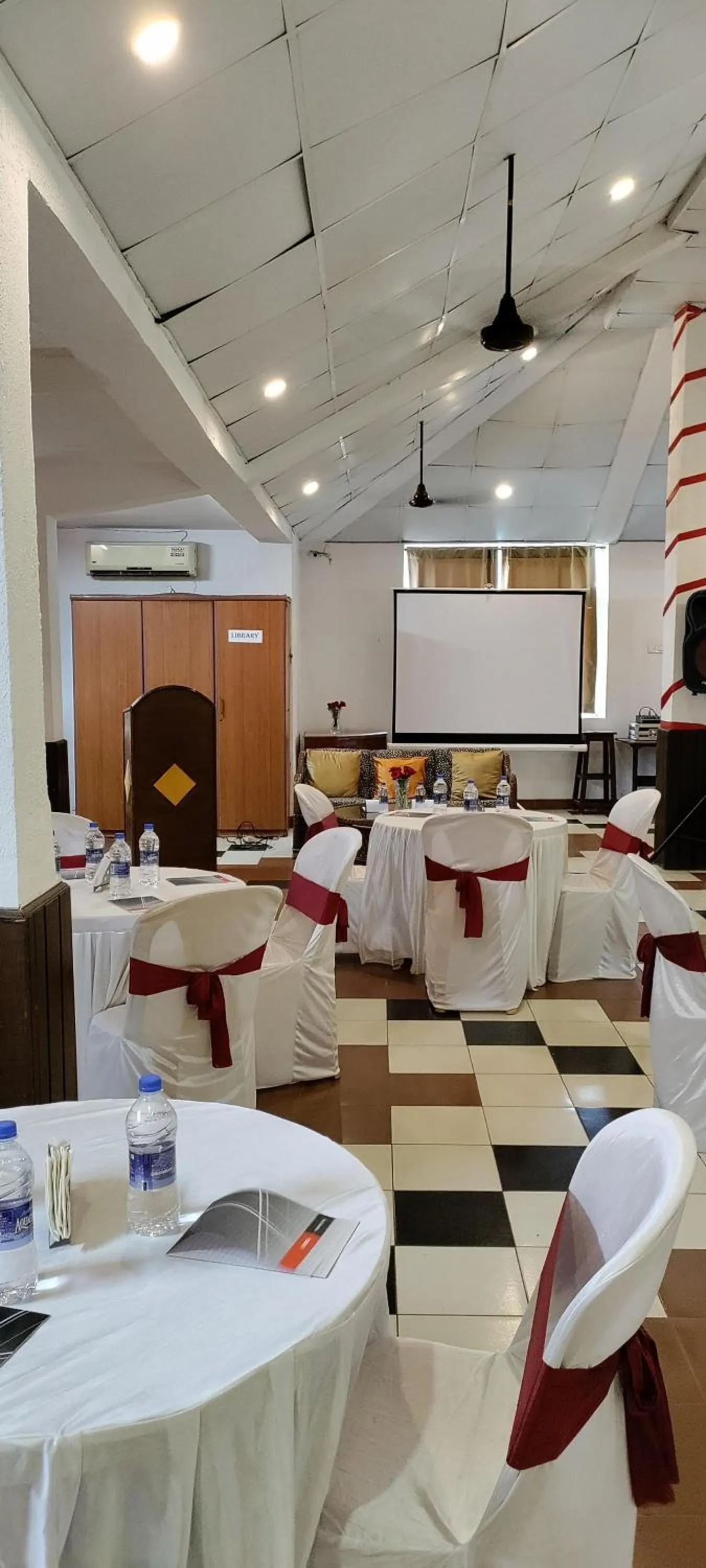 Meeting/conference room in Santiago Beach Resort