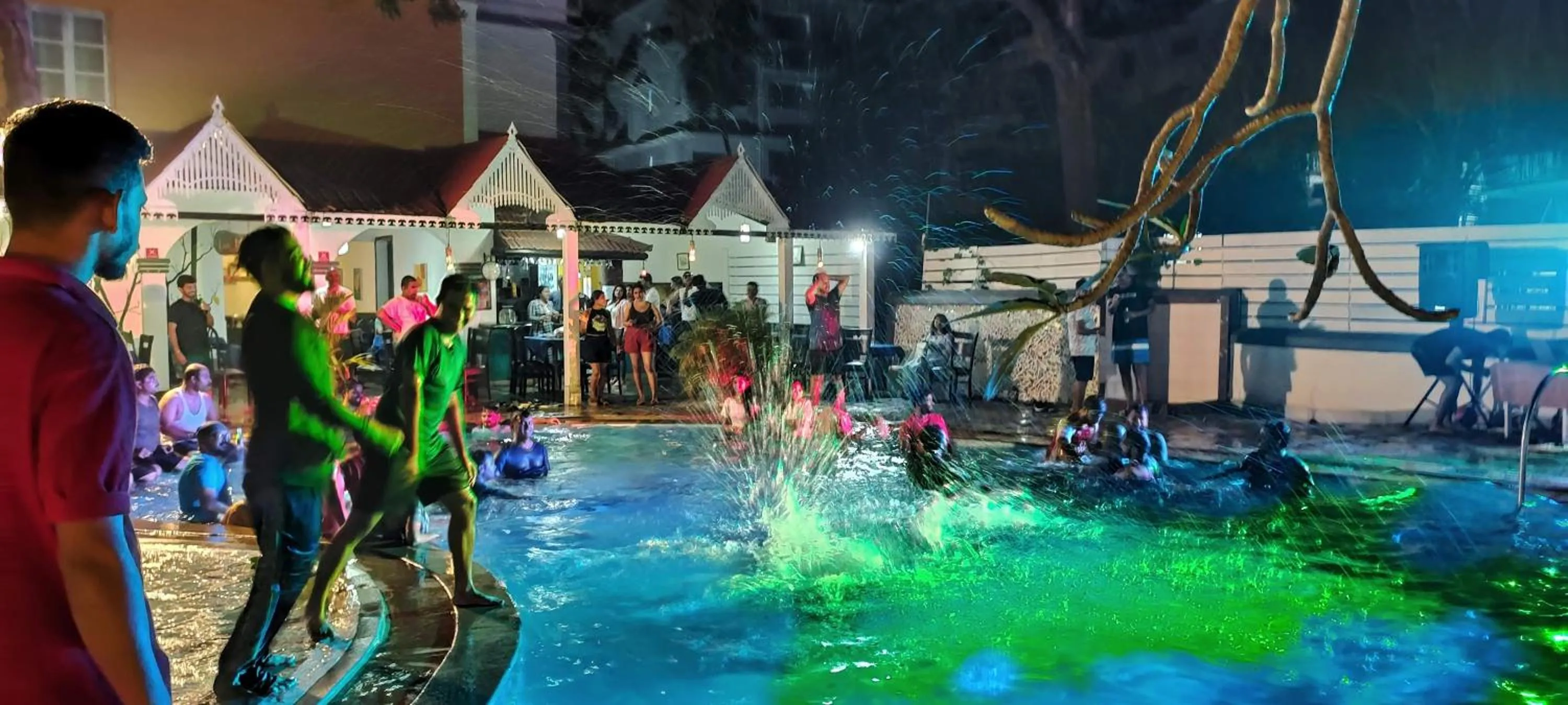 Swimming pool in Santiago Beach Resort