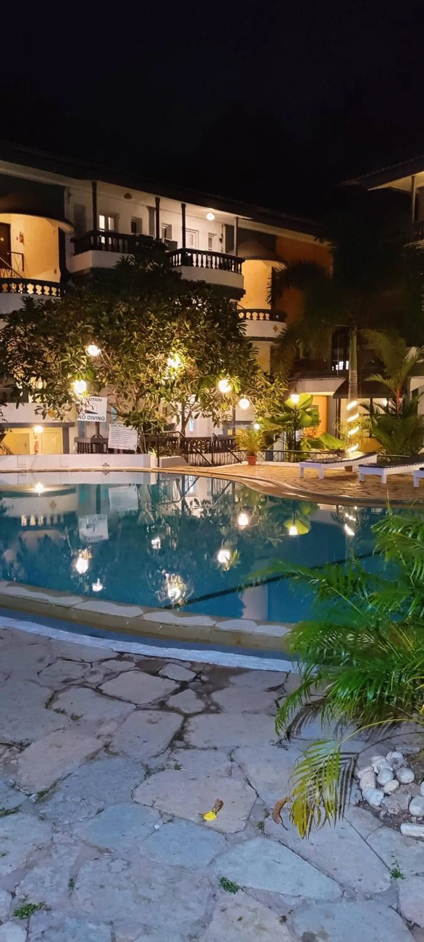 Swimming pool in Santiago Beach Resort