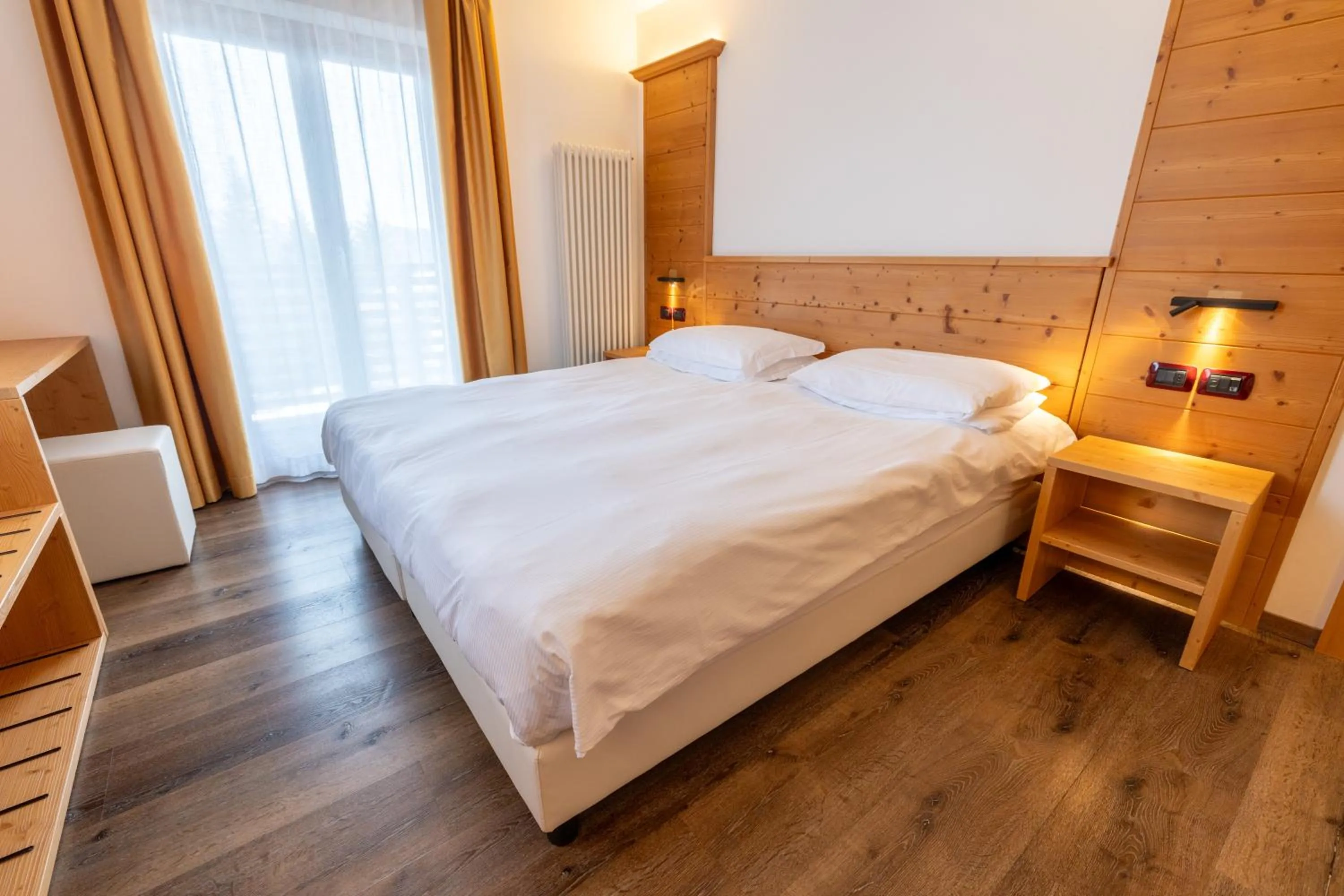Bedroom, Bed in Chalet Caminetto
