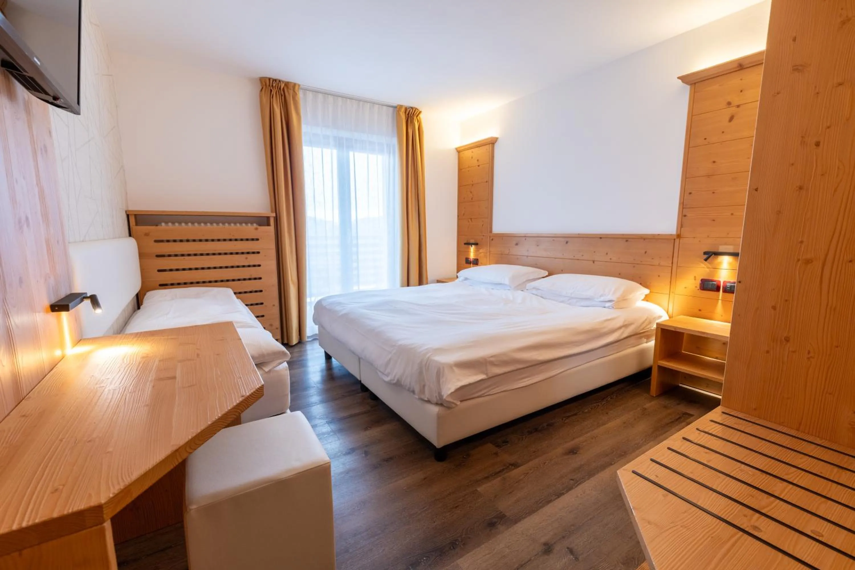 Bedroom, Bed in Chalet Caminetto