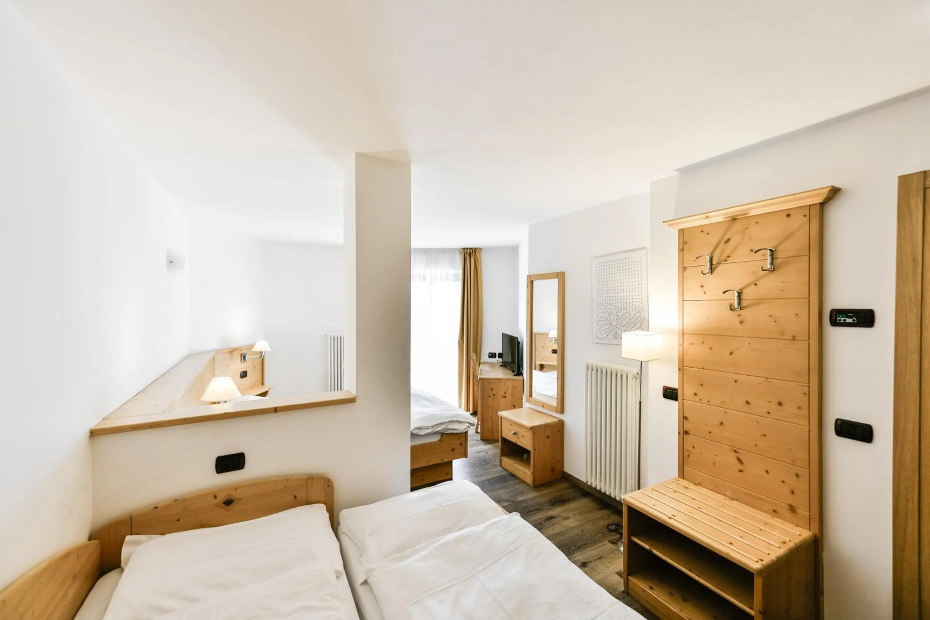 Photo of the whole room, Bed in Chalet Caminetto