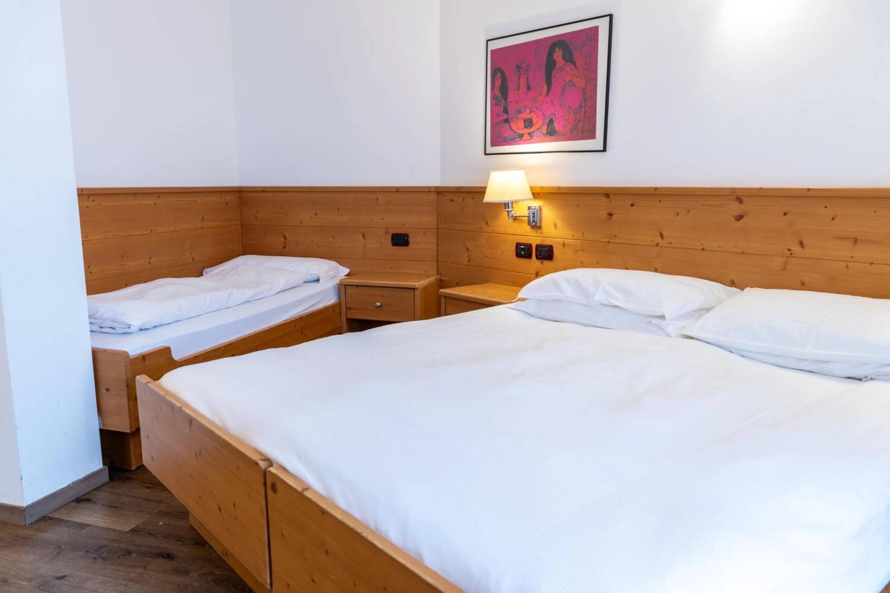 Photo of the whole room, Bed in Chalet Caminetto