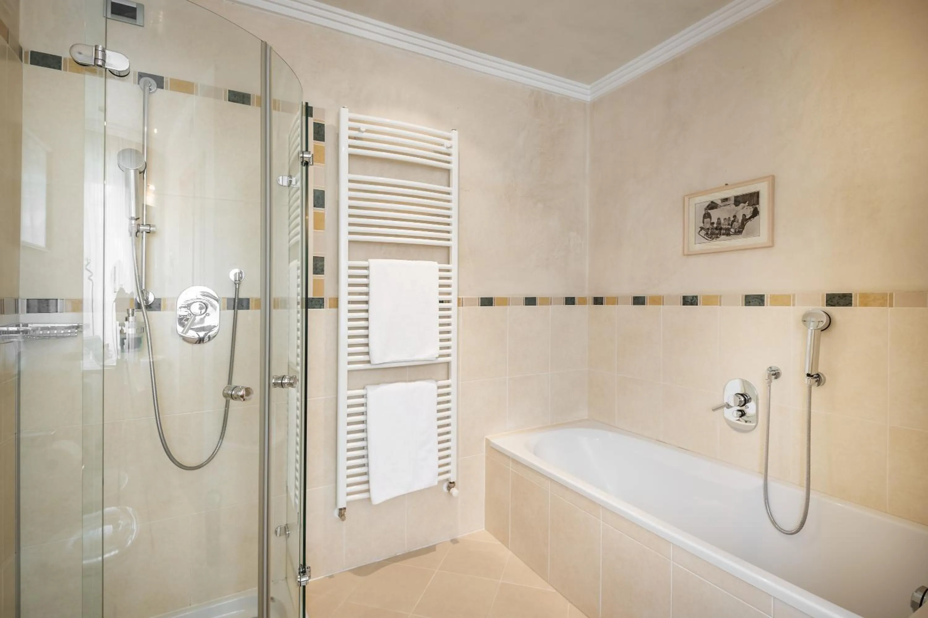 Shower in Hotel La Majun