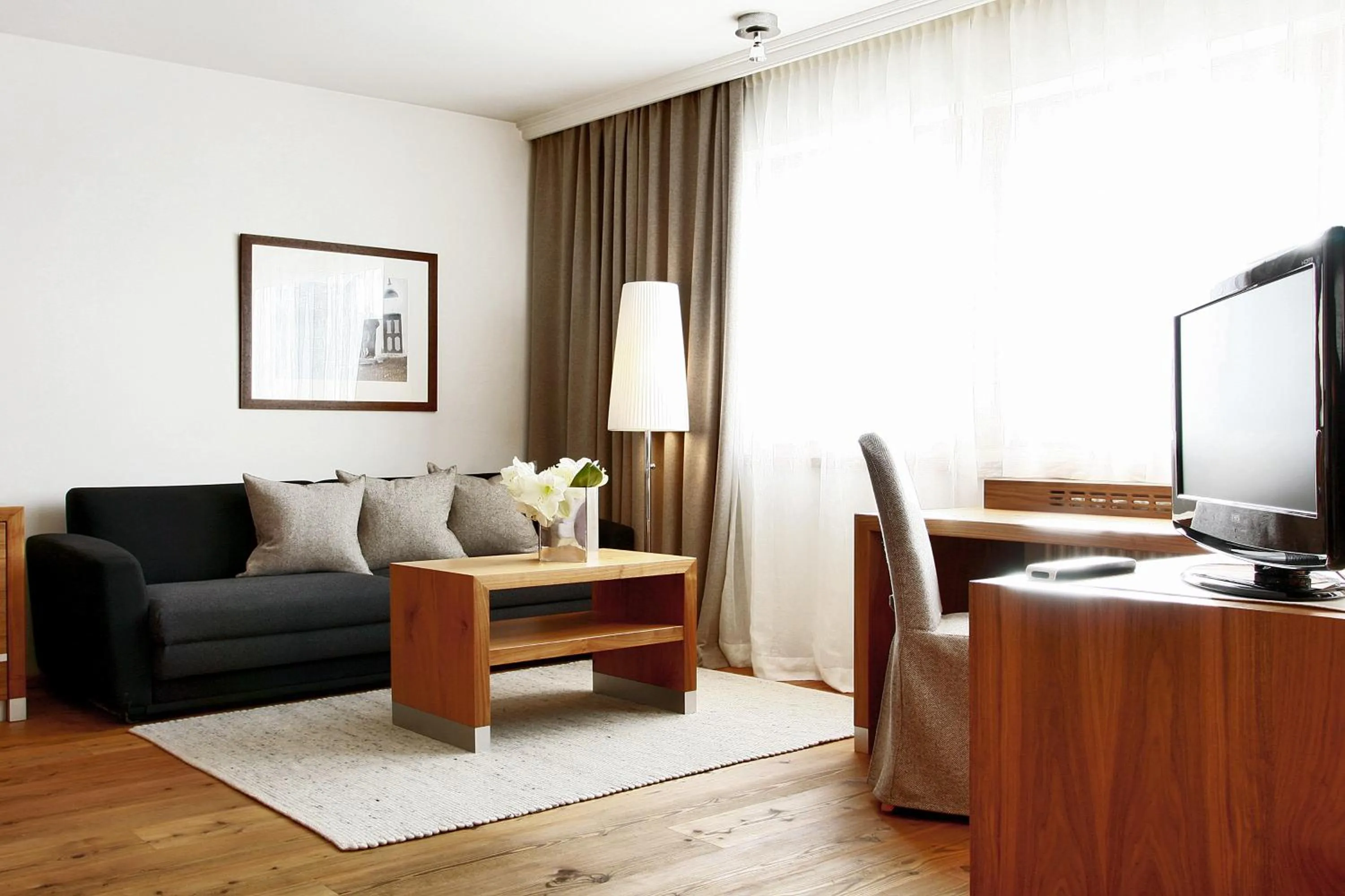 TV and multimedia in Hotel La Majun