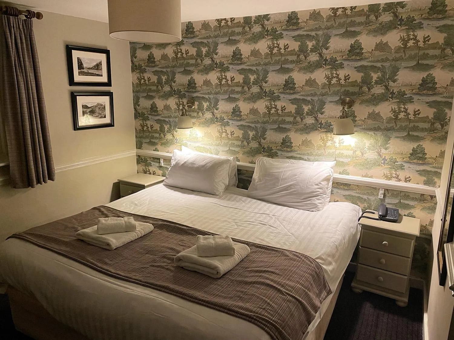 Bed in The Bridge Inn