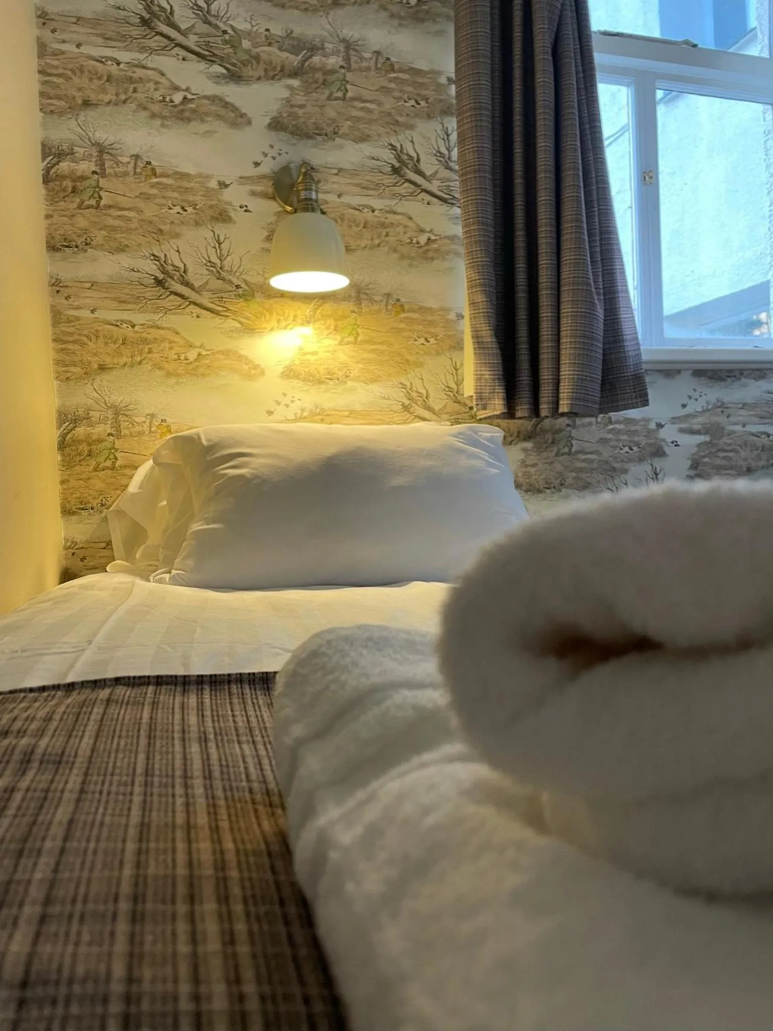 Bed in The Bridge Inn