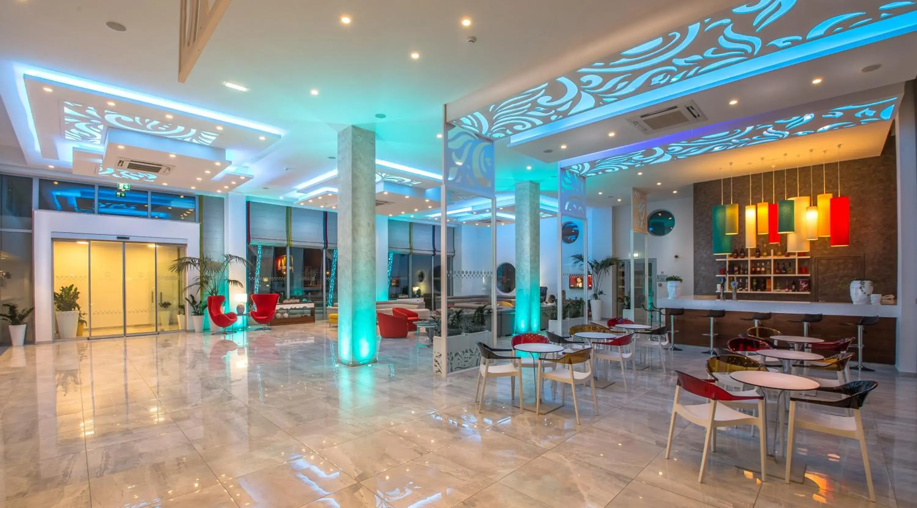 Lounge or bar in Nicholas Color Hotel Lounge or bar in Nicholas Color Hotel