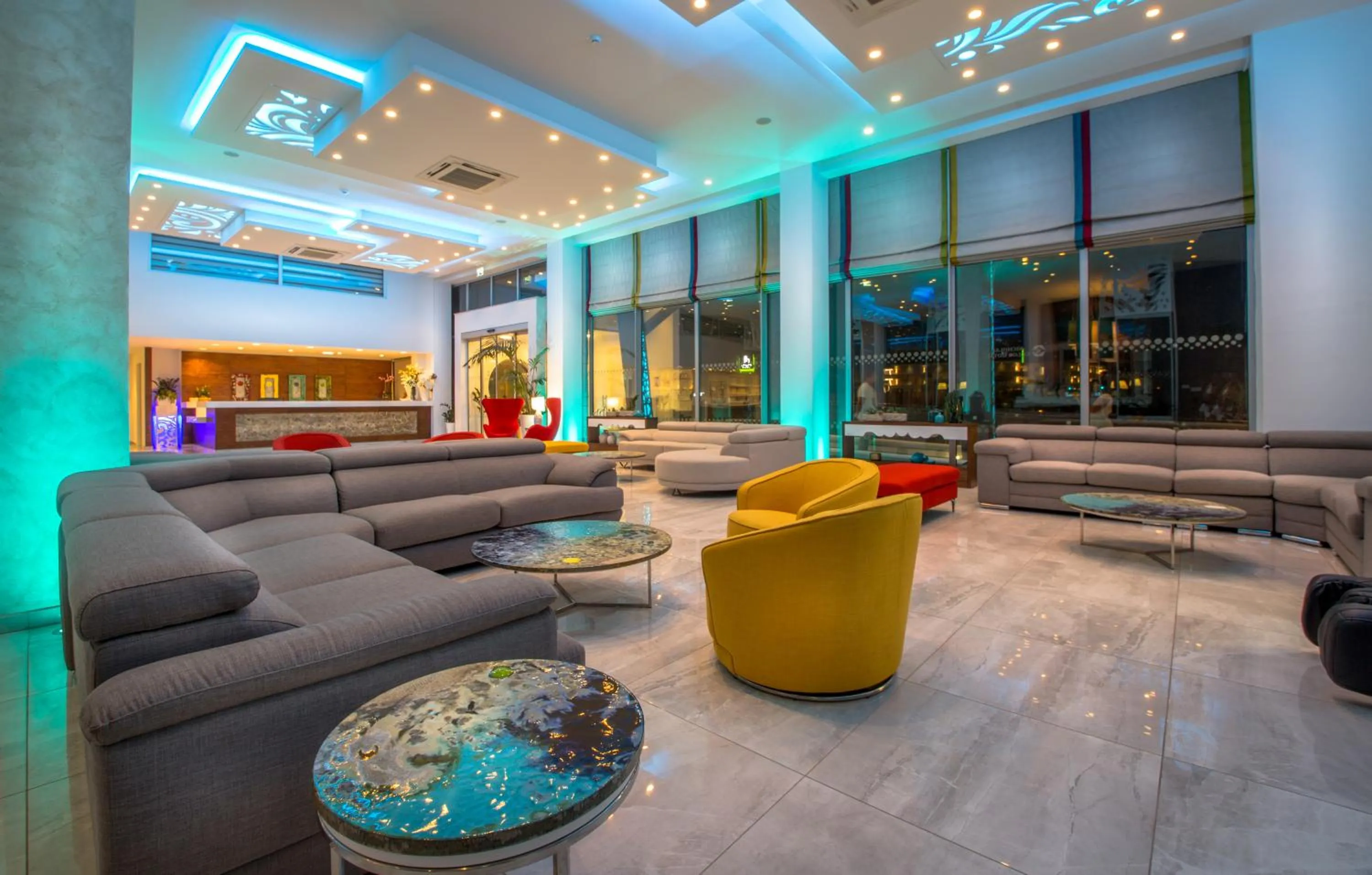 Lobby or reception in Nicholas Color Hotel