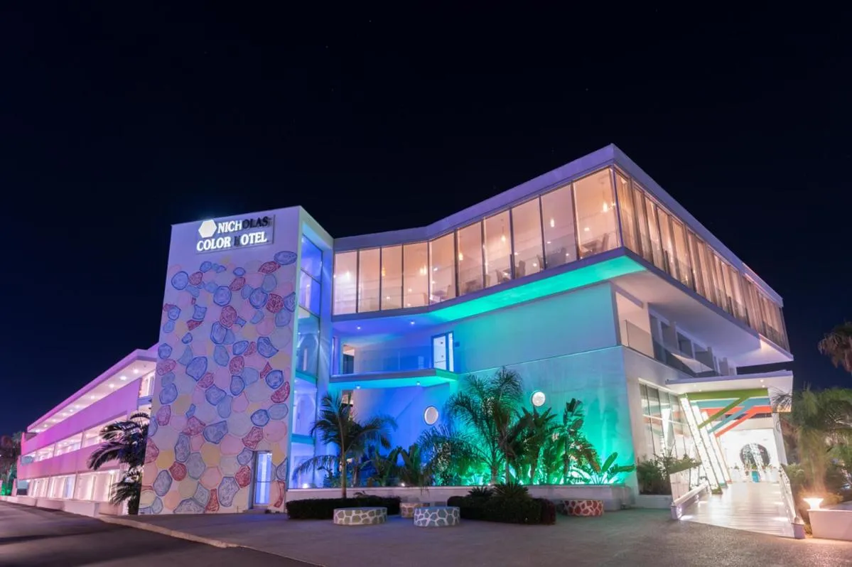 Nicholas Color Hotel