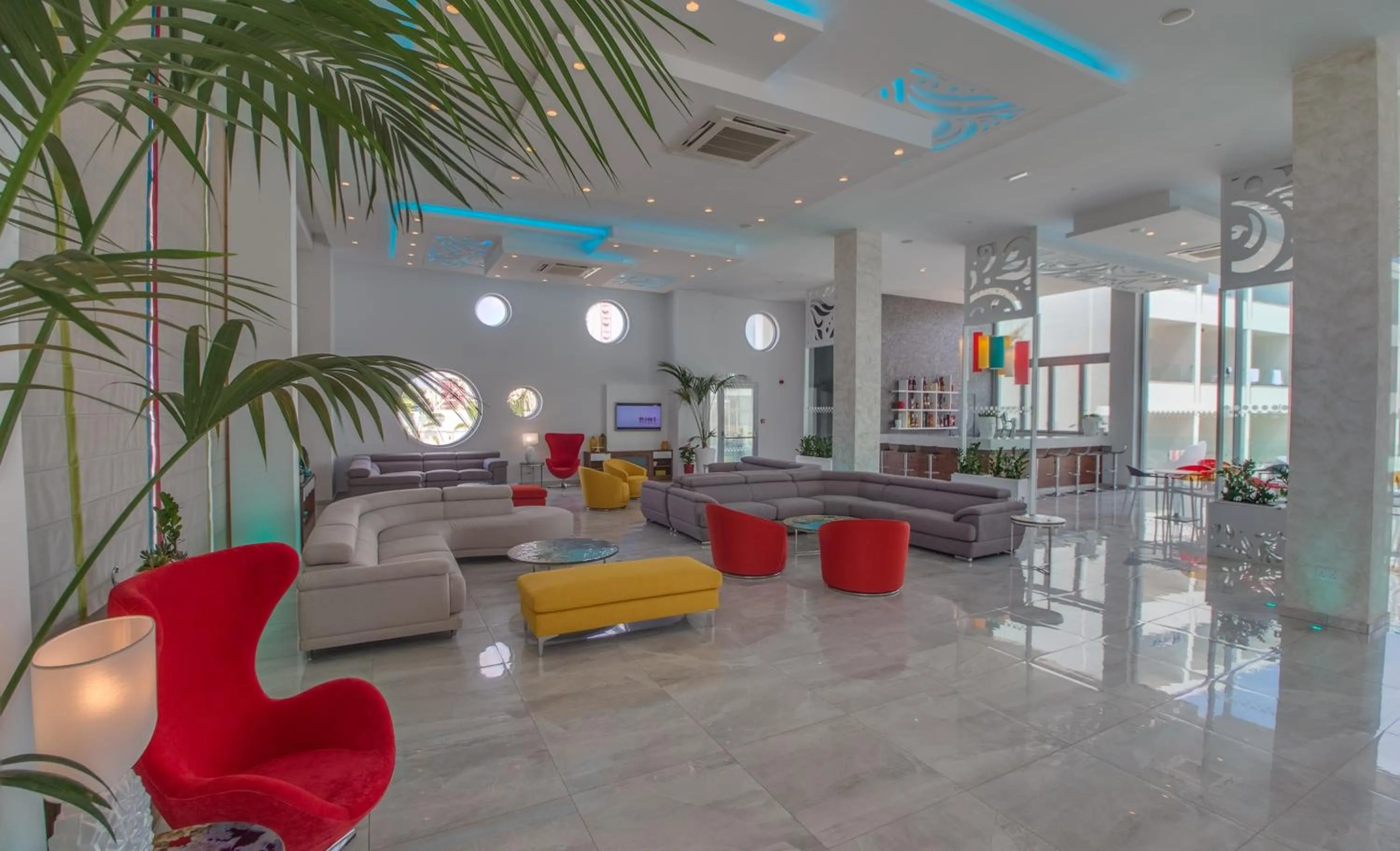 Lobby or reception in Nicholas Color Hotel