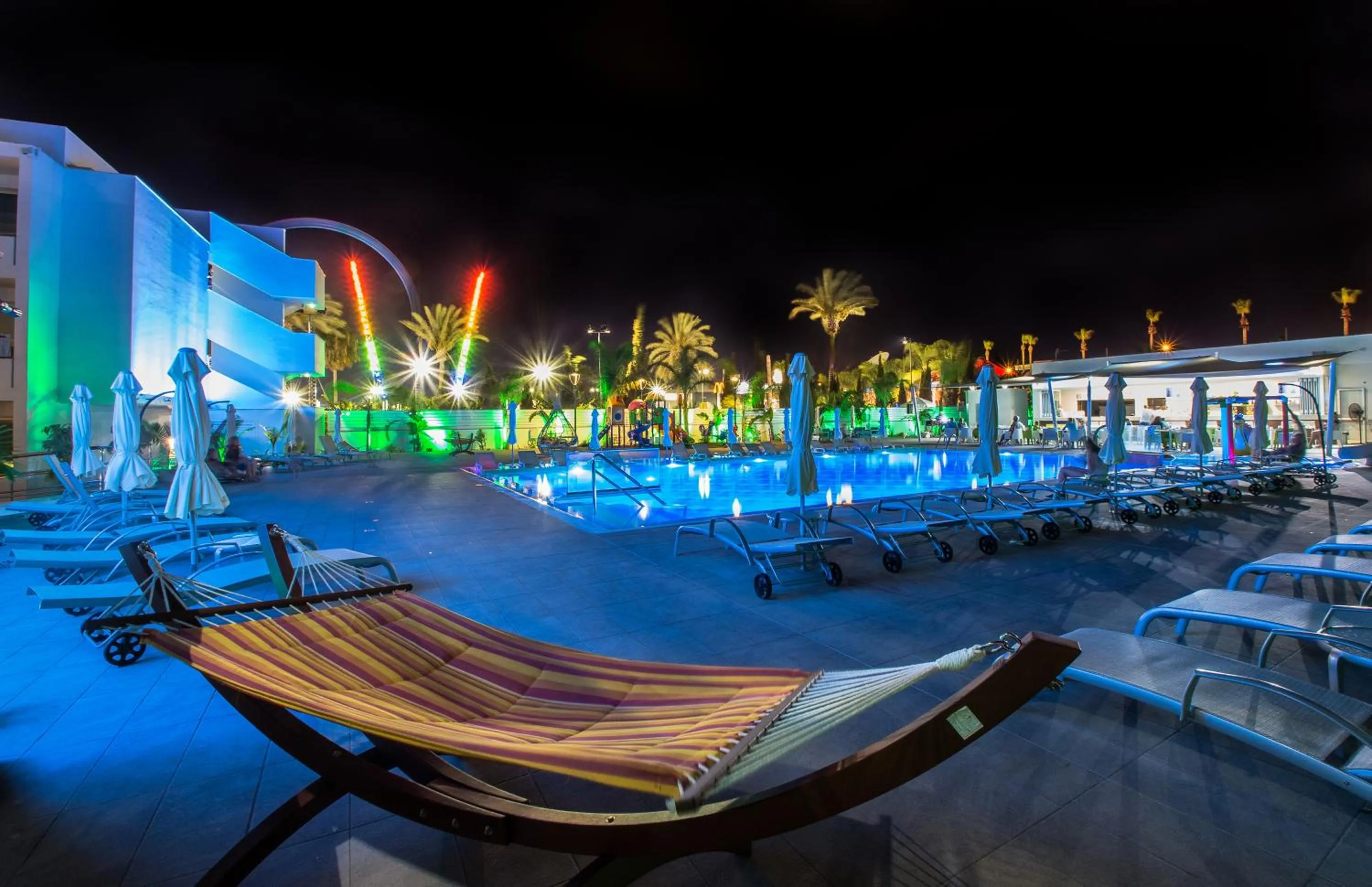 Swimming pool in Nicholas Color Hotel