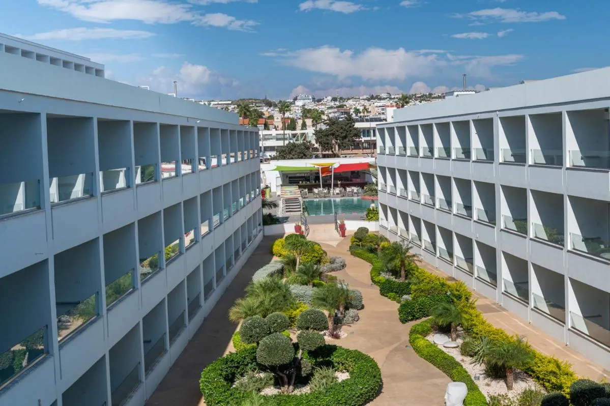 Nicholas Color Hotel