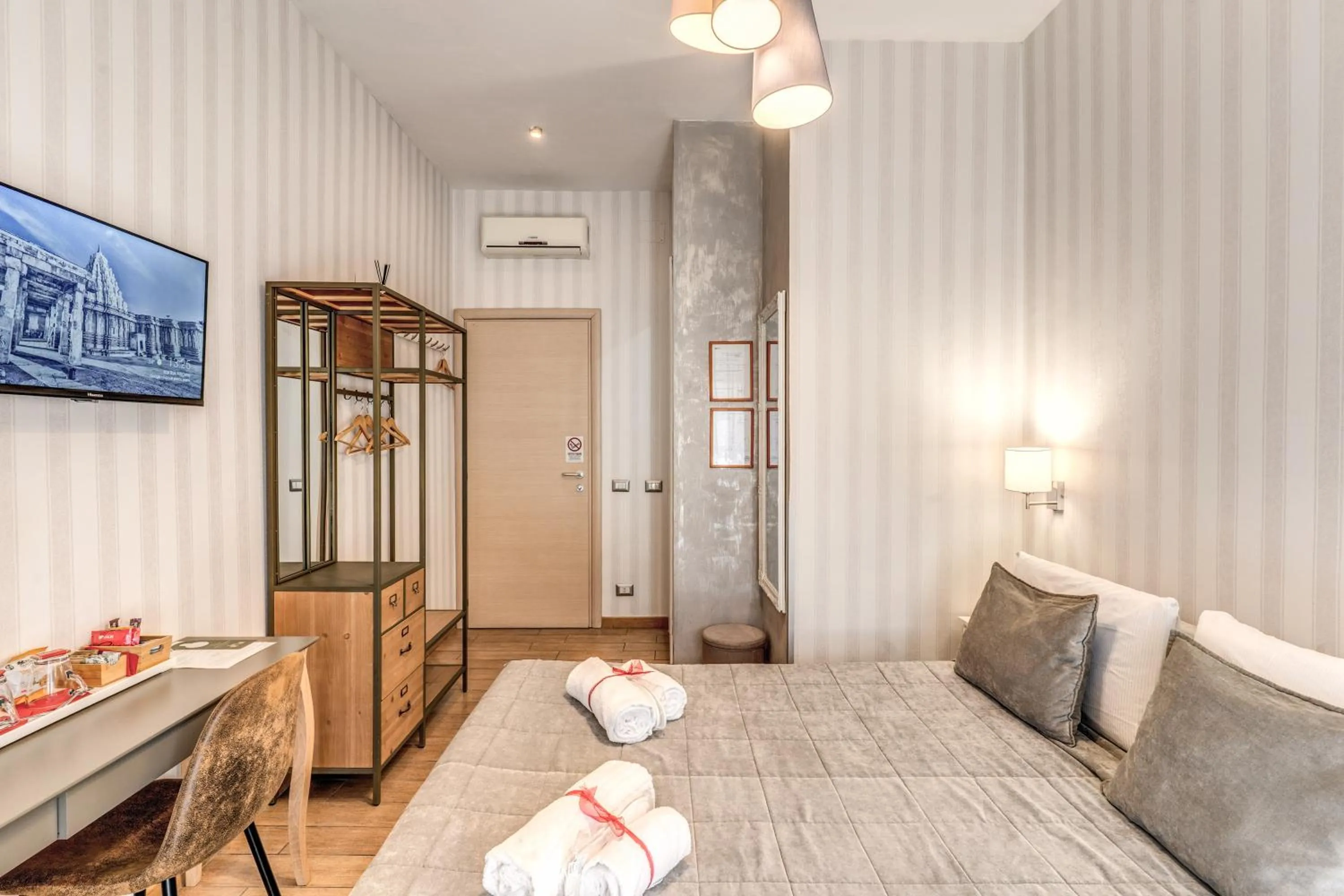 Bedroom, Bed in Marta Inn