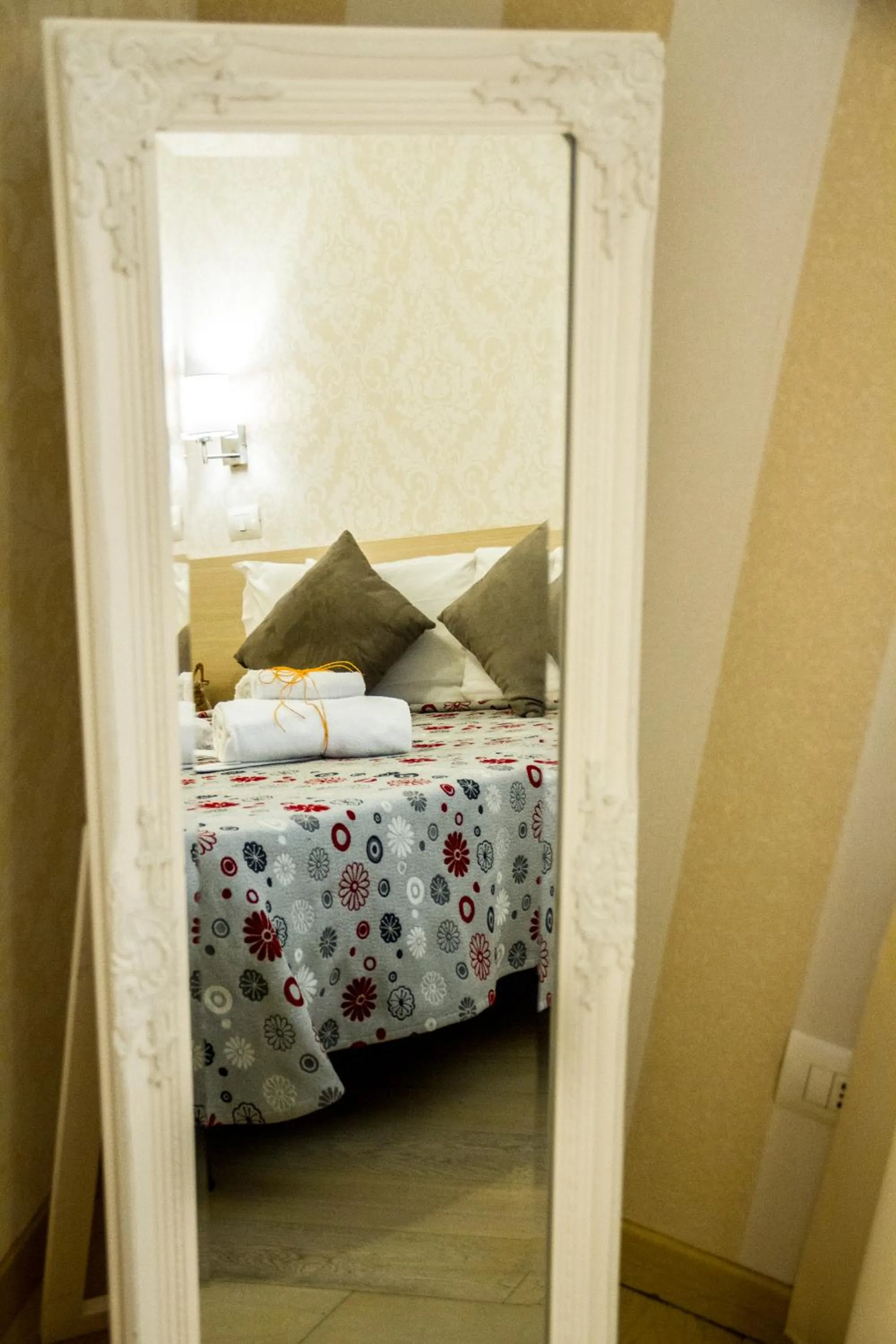 Decorative detail, Bed in Marta Inn