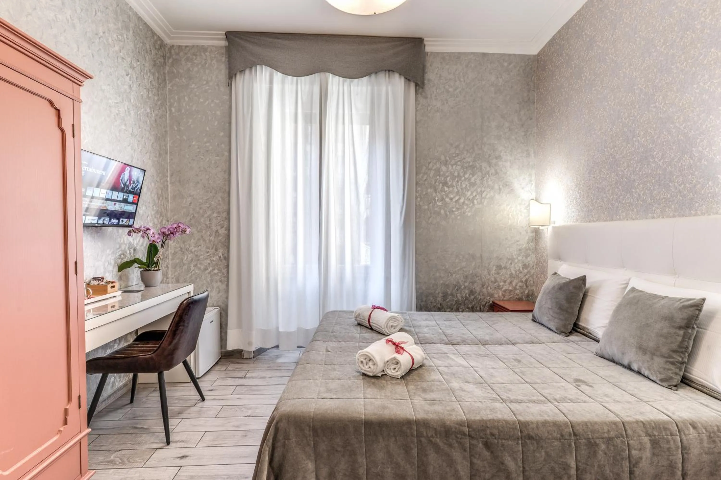 Bedroom, Bed in Marta Inn