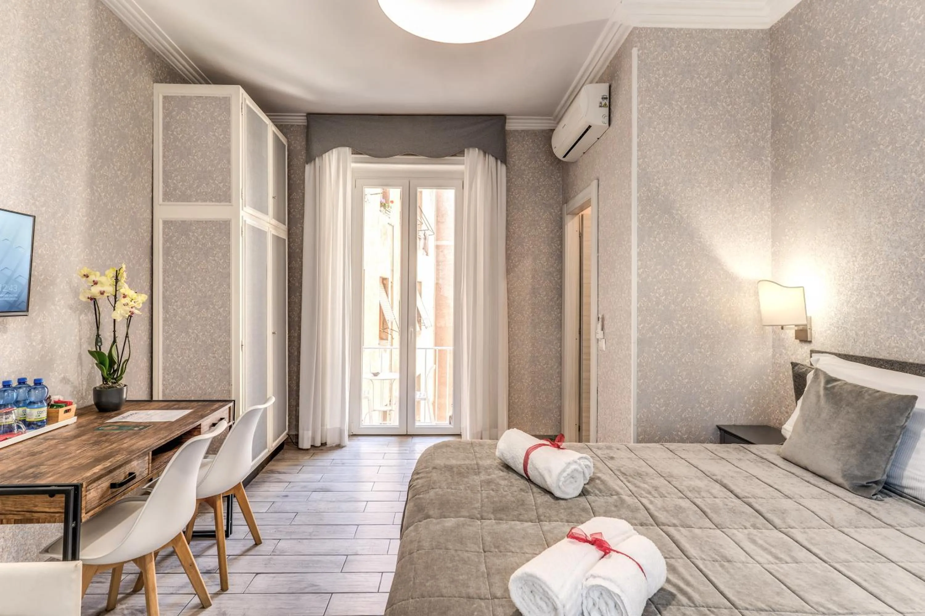 Bedroom, Bed in Marta Inn