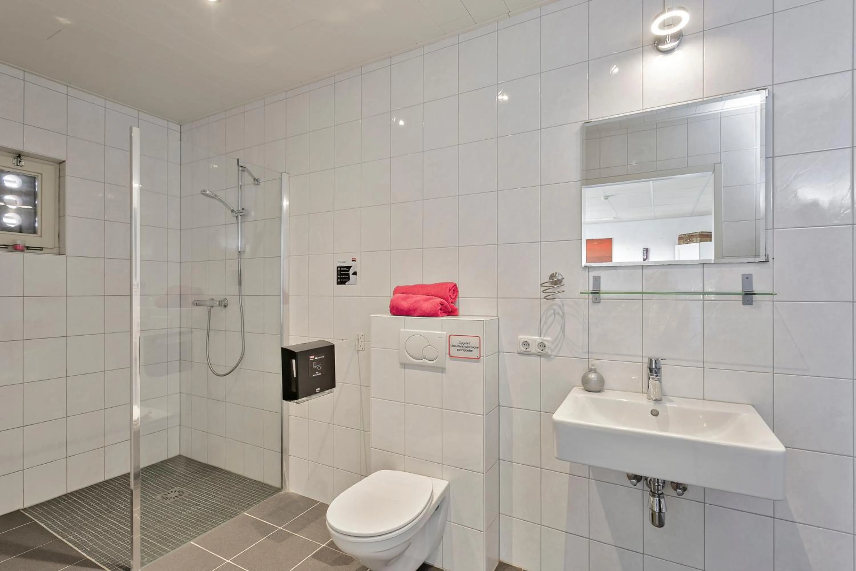 Bathroom in B & B Leudal