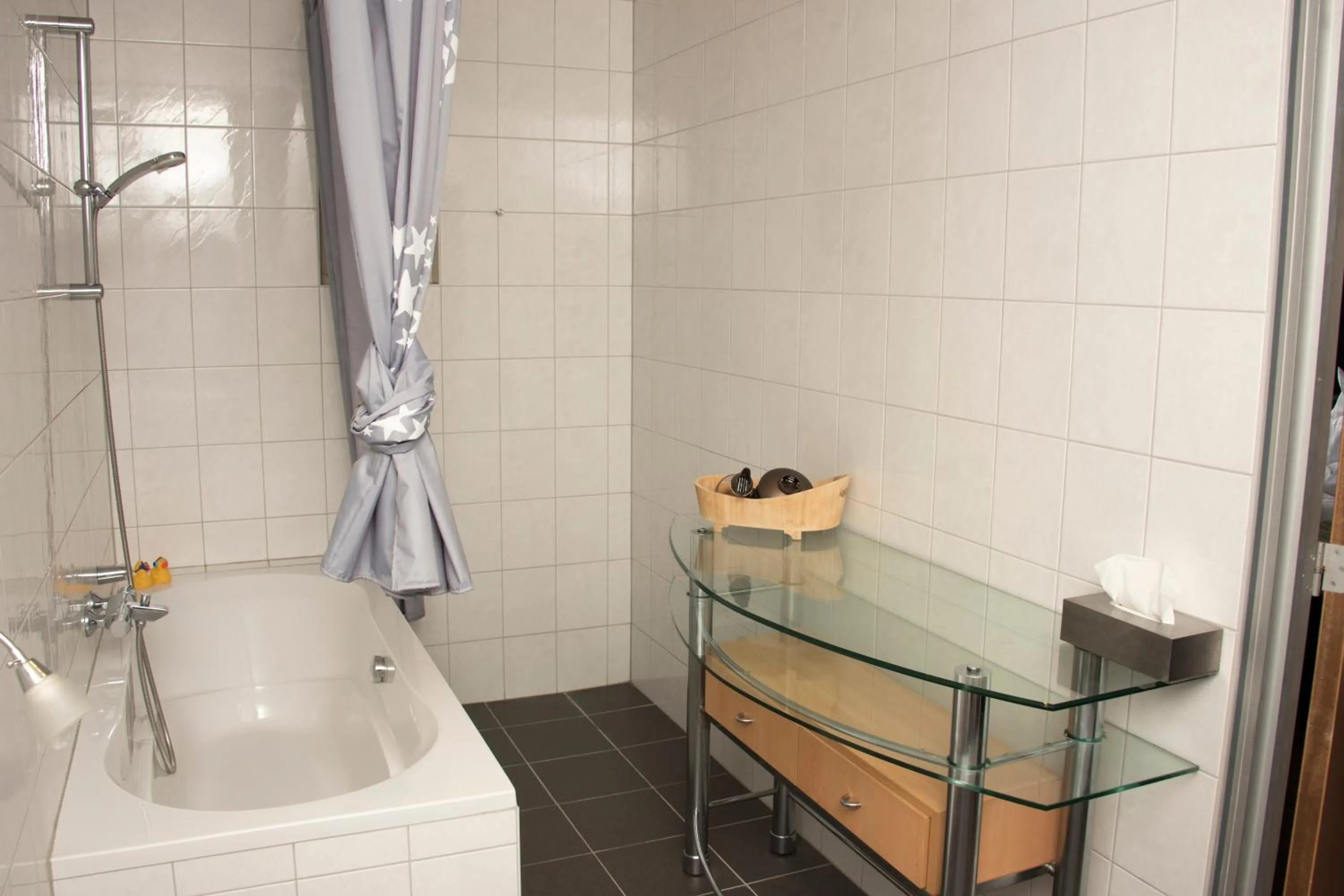 Bathroom in B & B Leudal