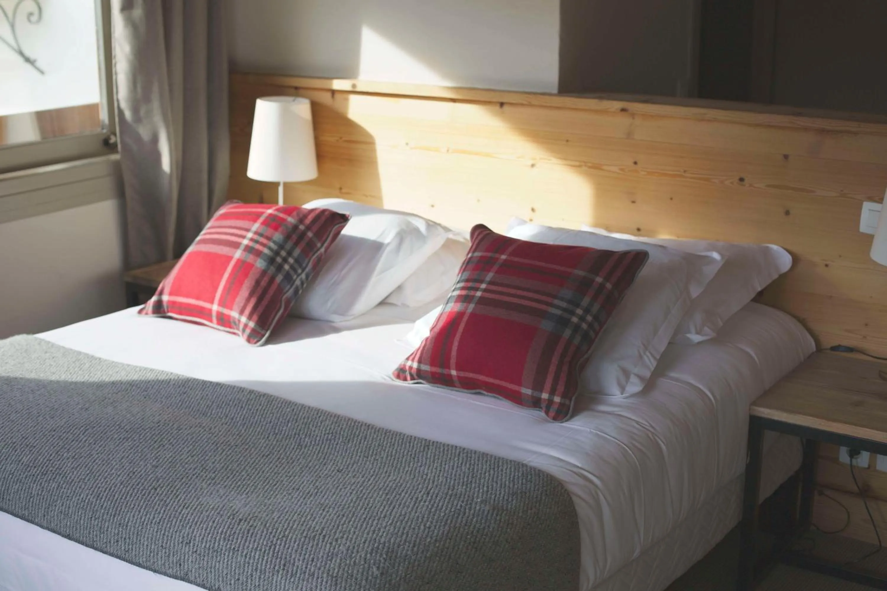 Photo of the whole room, Bed in Hôtel Val d'Este