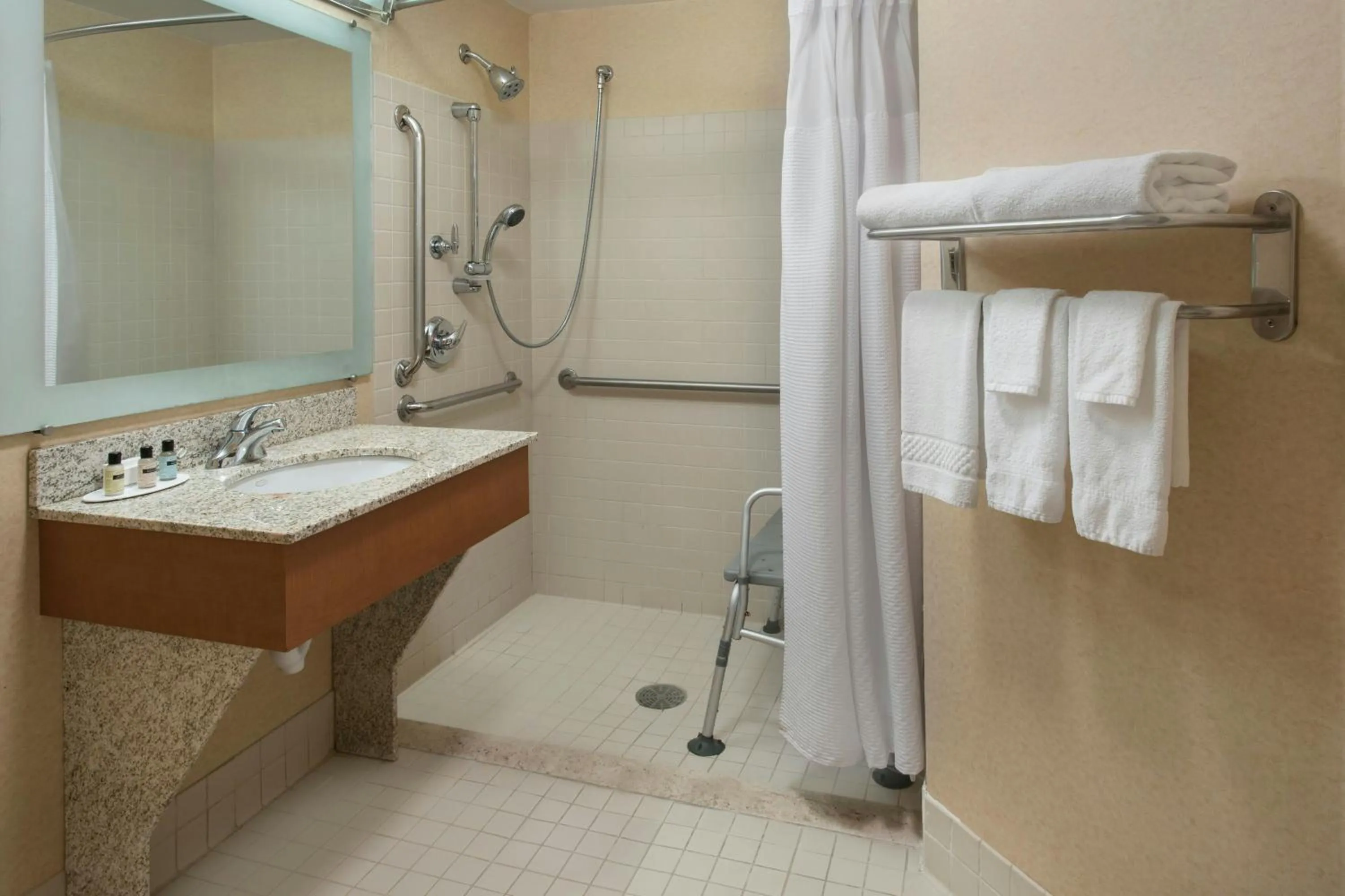 Bathroom in SpringHill Suites by Marriott Albany Latham-Colonie
