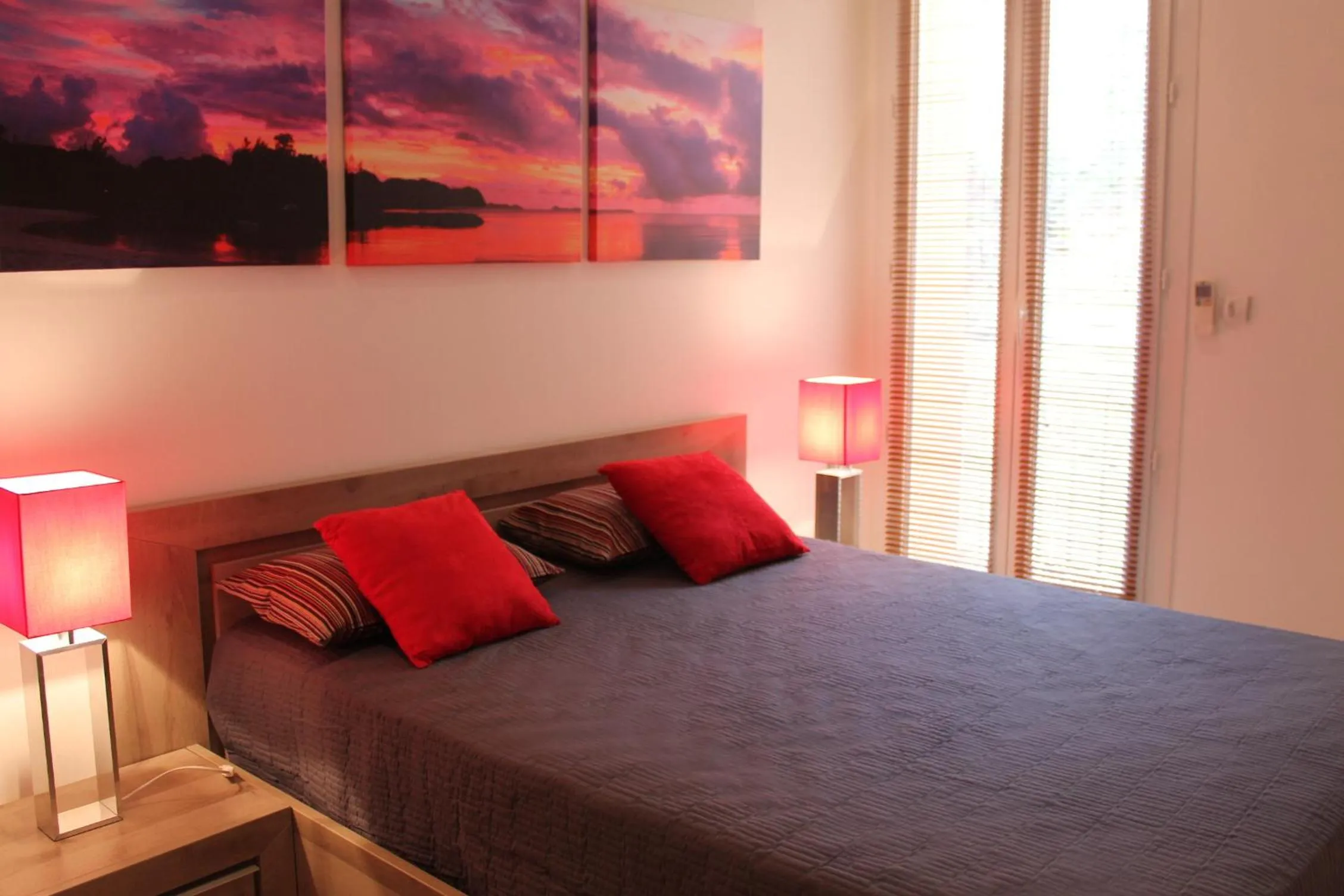 Bedroom, Bed in Les Appartements du Port