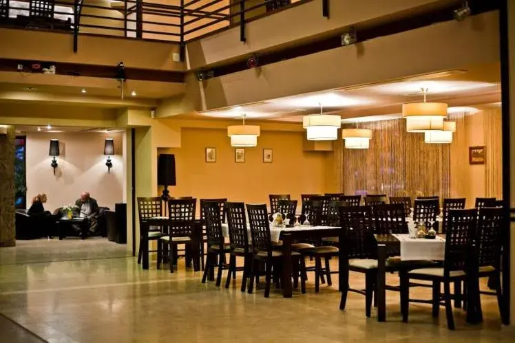 Restaurant/places to eat in Hotel Yesterday Restaurant/places to eat in Hotel Yesterday